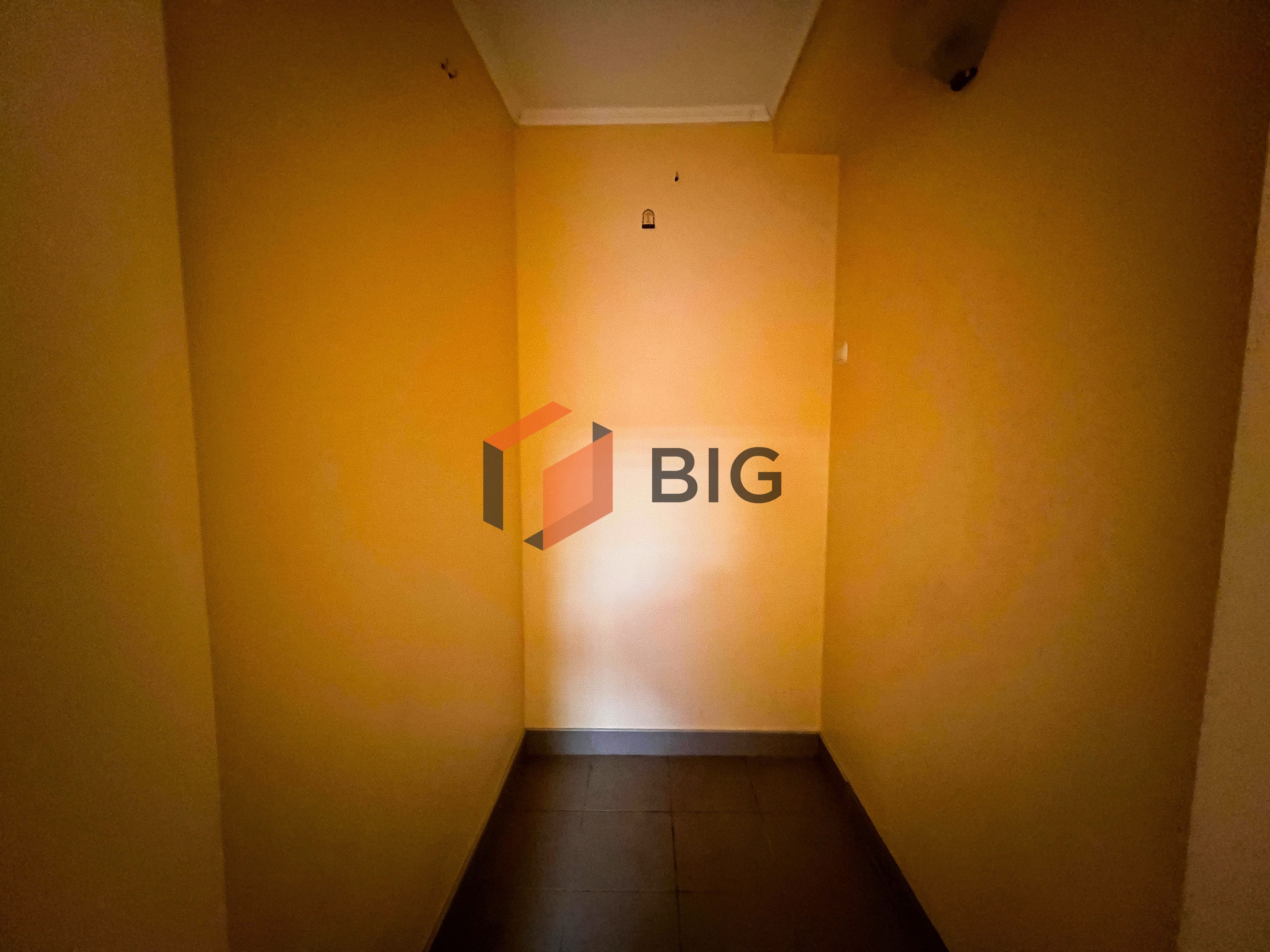 Оренда комерції на пр. Соборності біля Варшавського ринку