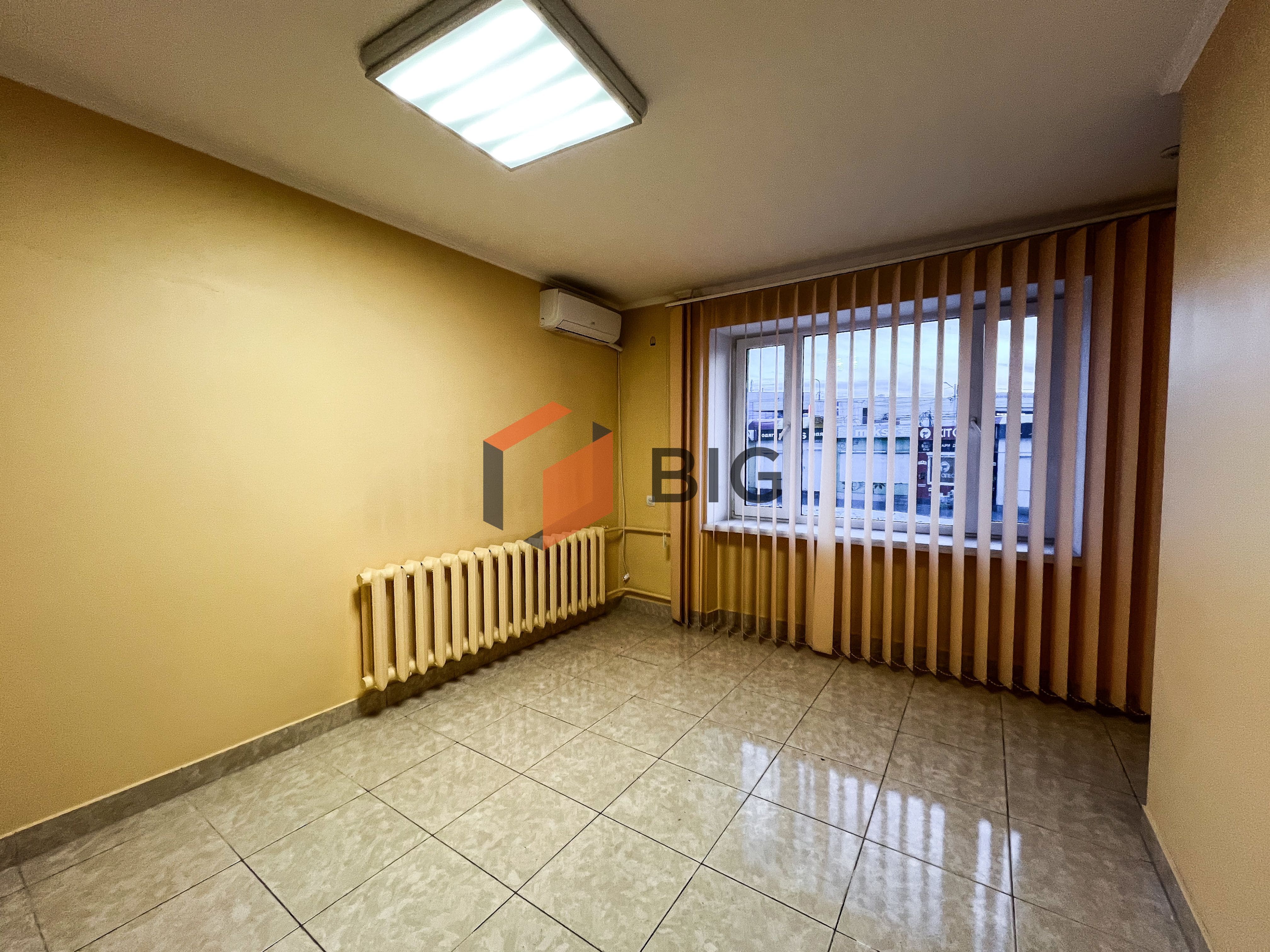 Оренда комерції на пр. Соборності біля Варшавського ринку