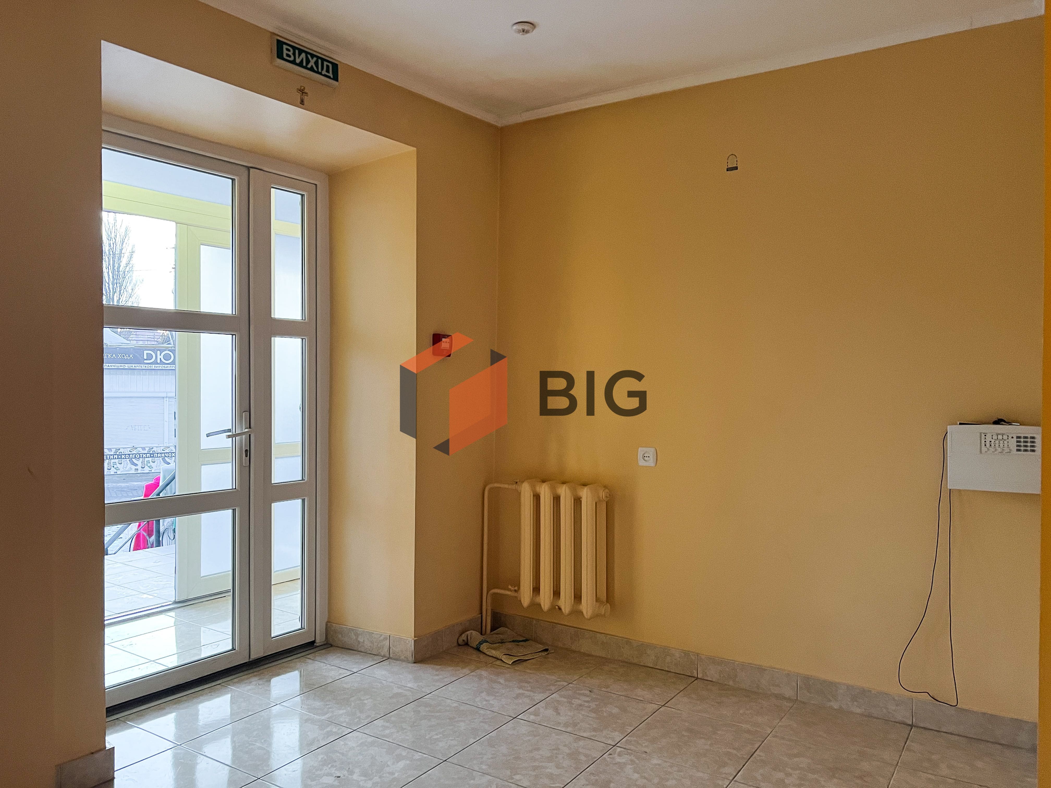 Продаж комерції під інвестицію на пр. Соборності біля Варшавського ринку