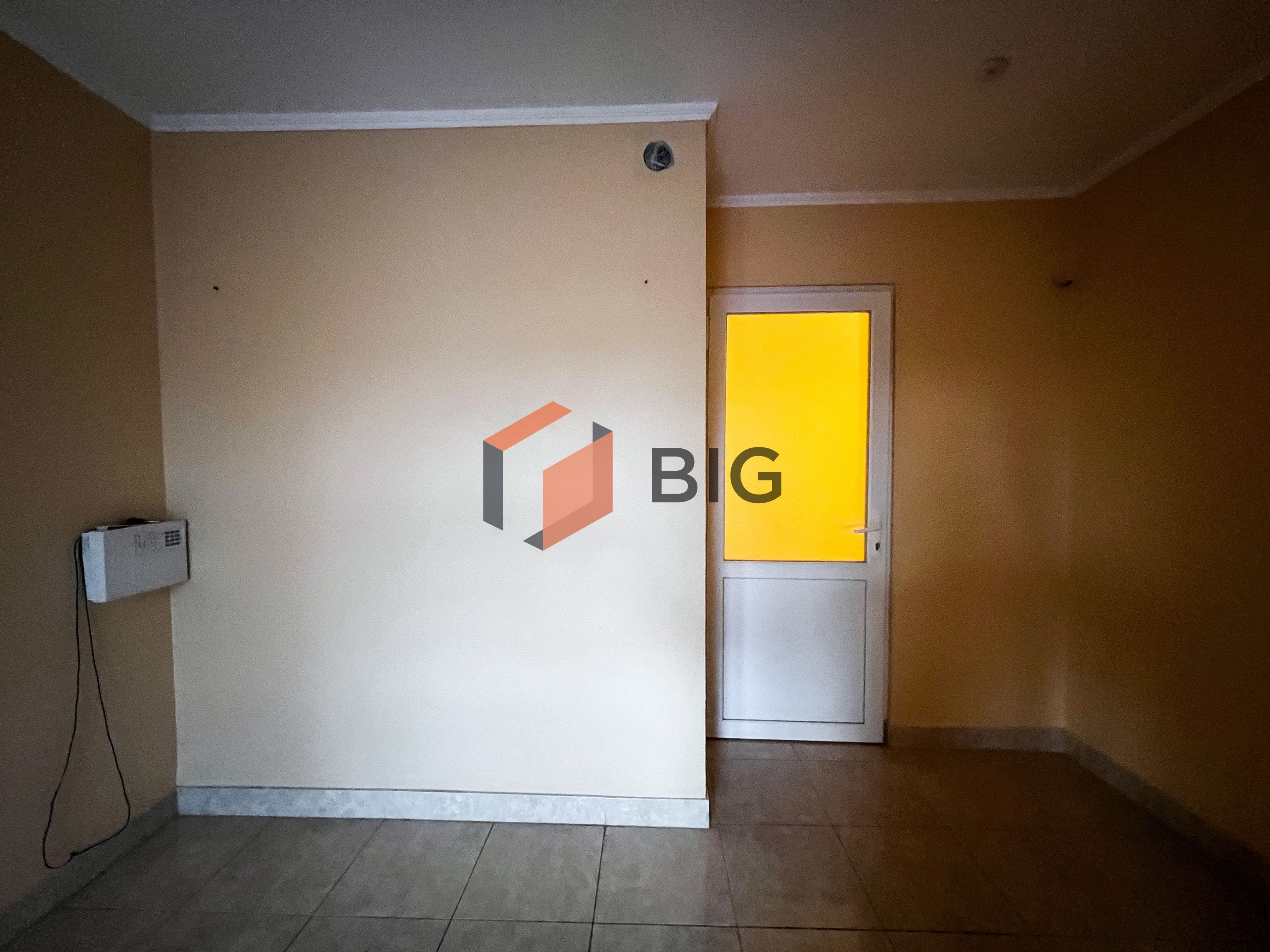 Продаж комерції під інвестицію на пр. Соборності біля Варшавського ринку