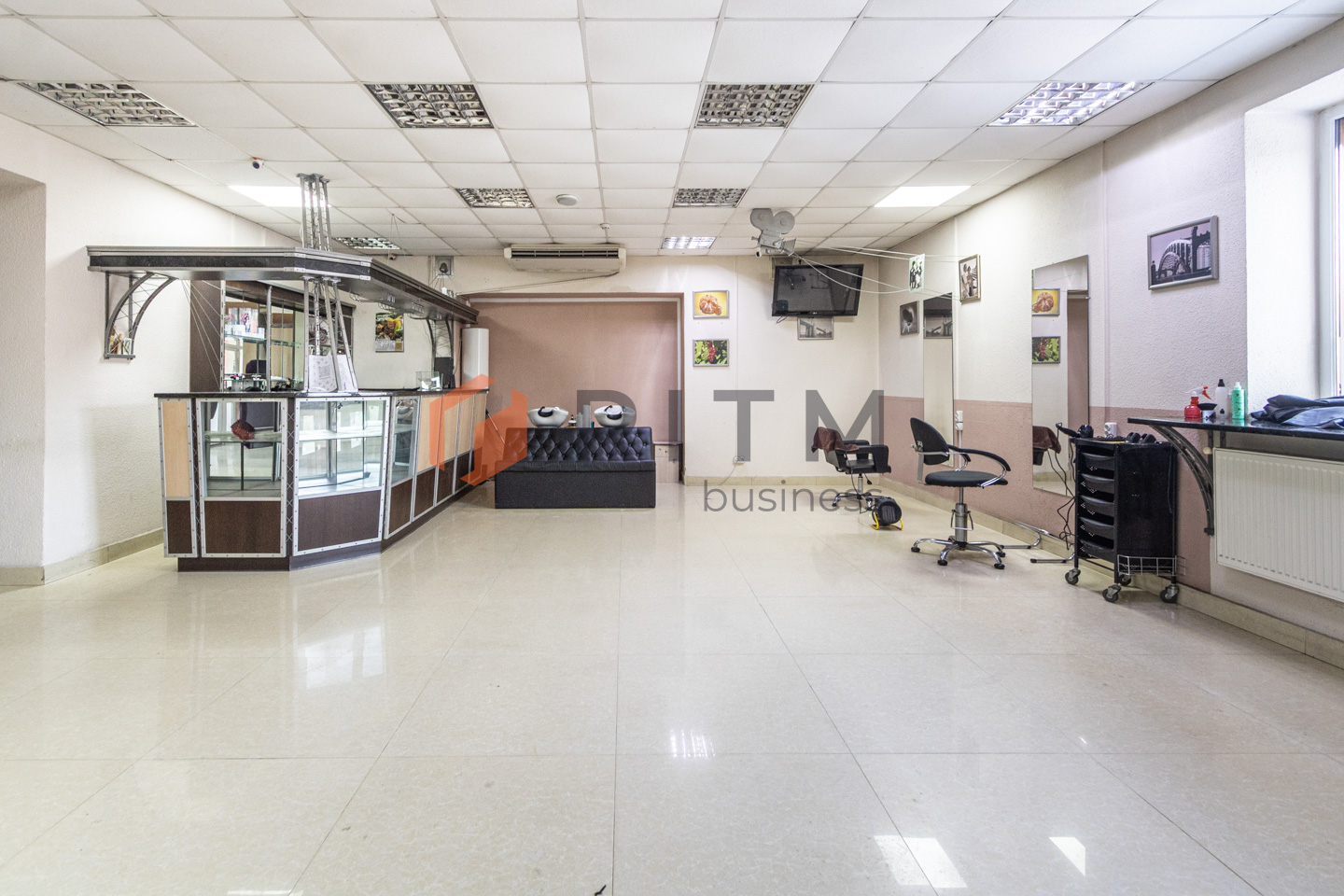 Фасад 470 м² у Пасічній: Перша лінія, Львівська траса та транспортний хаб!