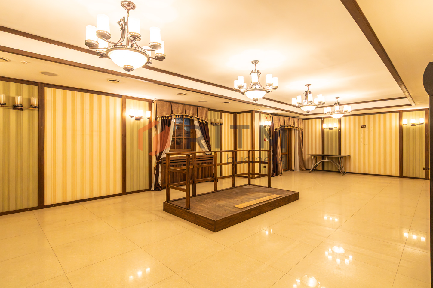 Фасад 470 м² у Пасічній: Перша лінія, Львівська траса та транспортний хаб!