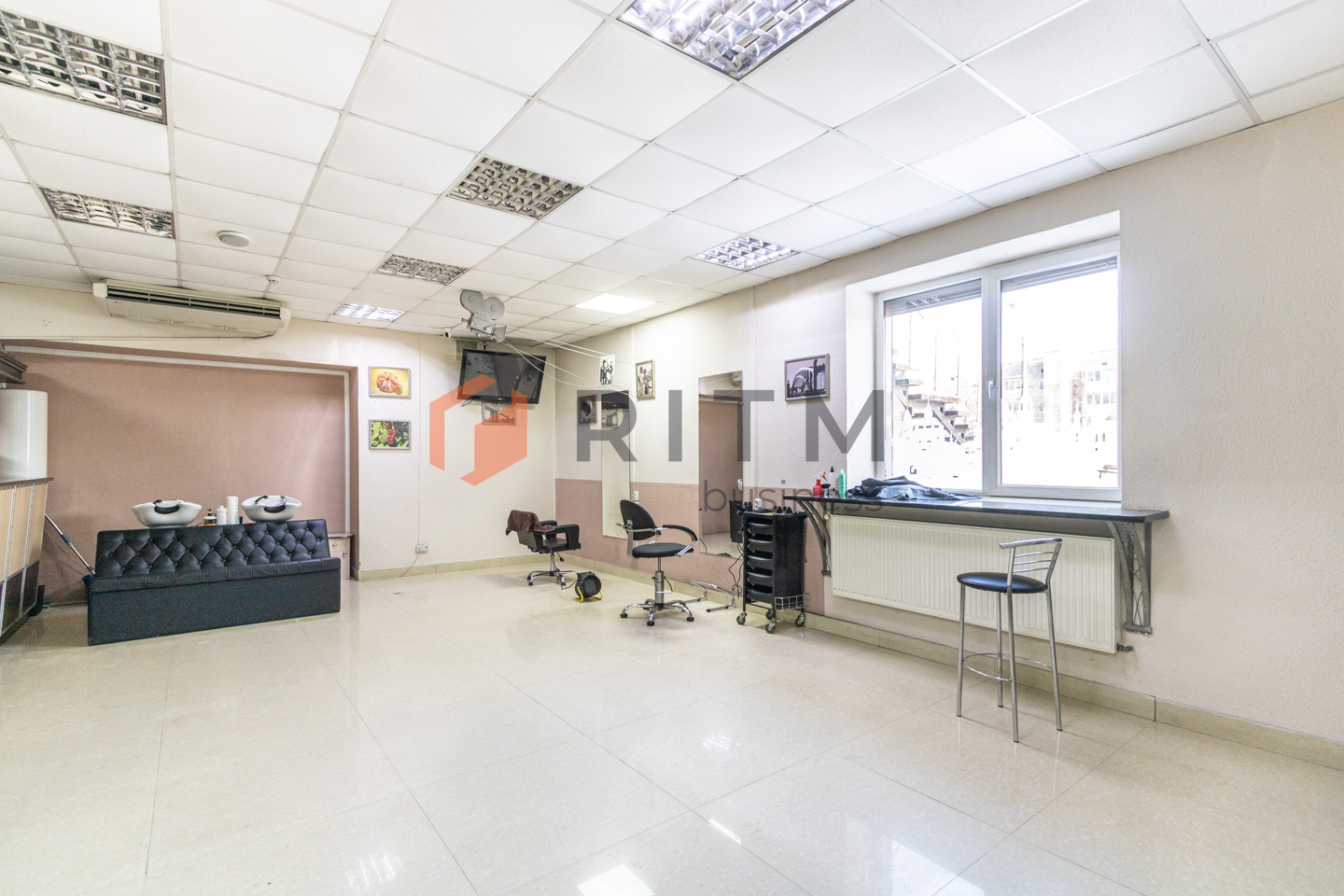 Фасад 470 м² у Пасічній: Перша лінія, Львівська траса та транспортний хаб!