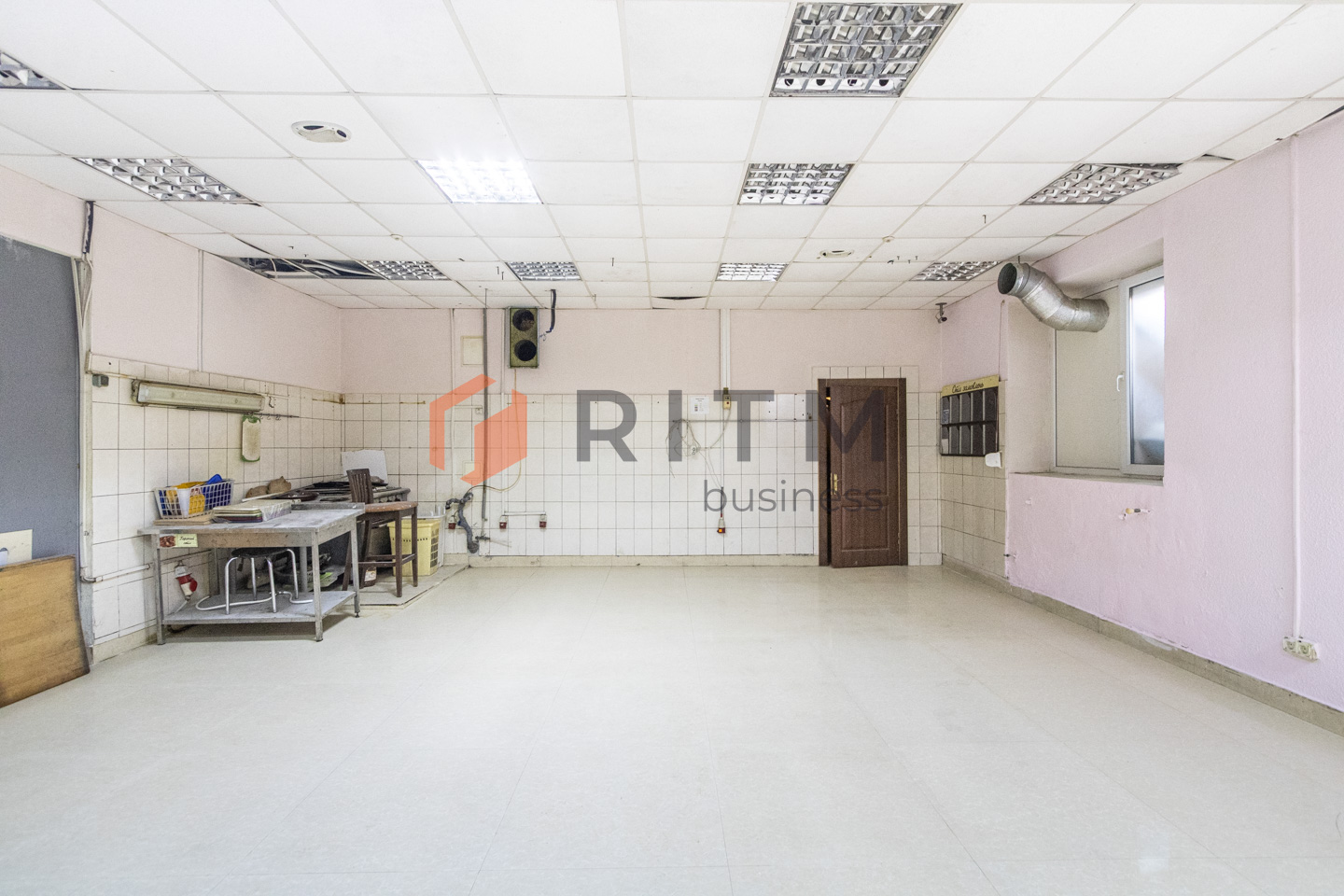 Фасад 470 м² у Пасічній: Перша лінія, Львівська траса та транспортний хаб!