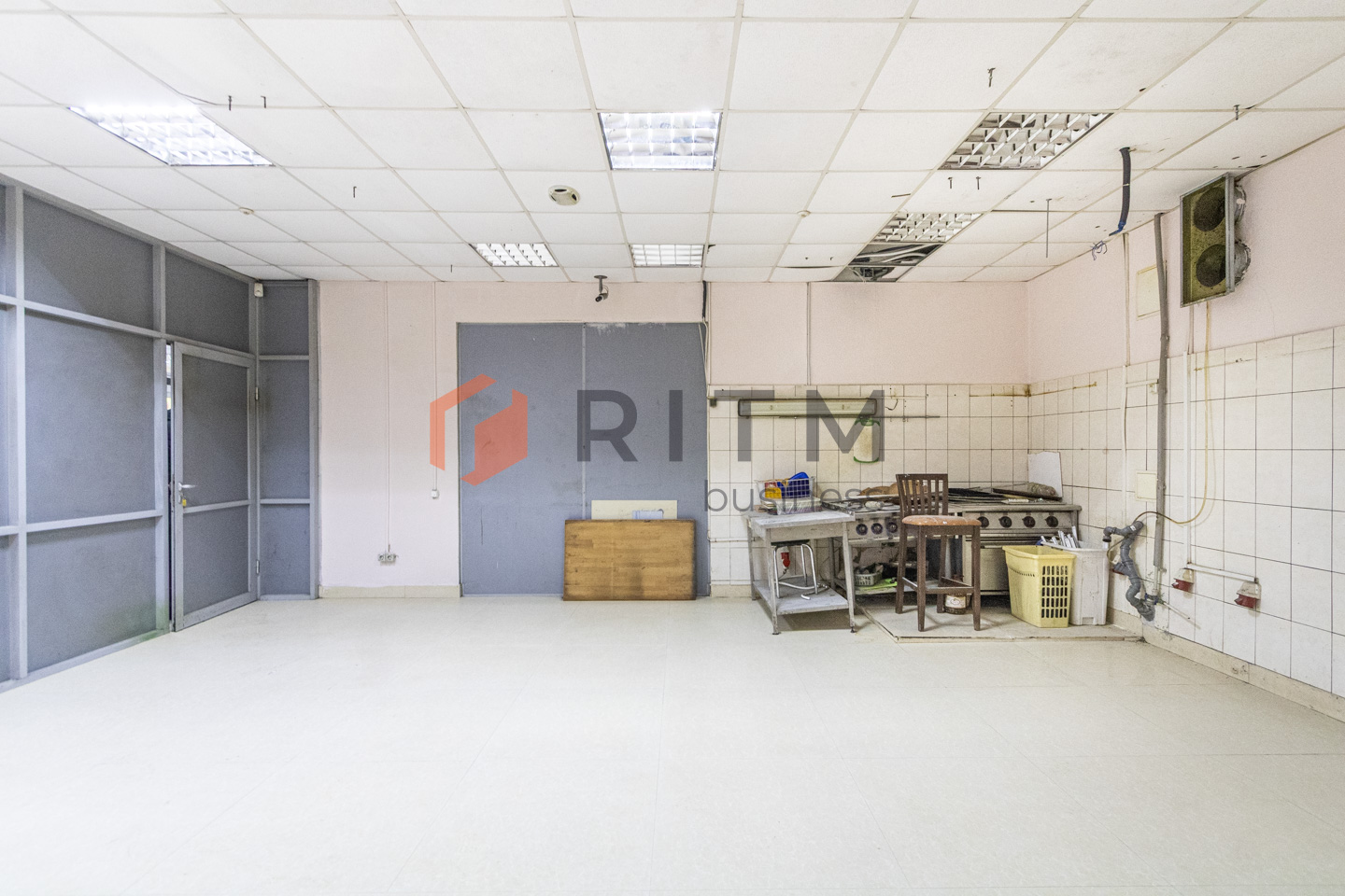 Фасад 470 м² у Пасічній: Перша лінія, Львівська траса та транспортний хаб!