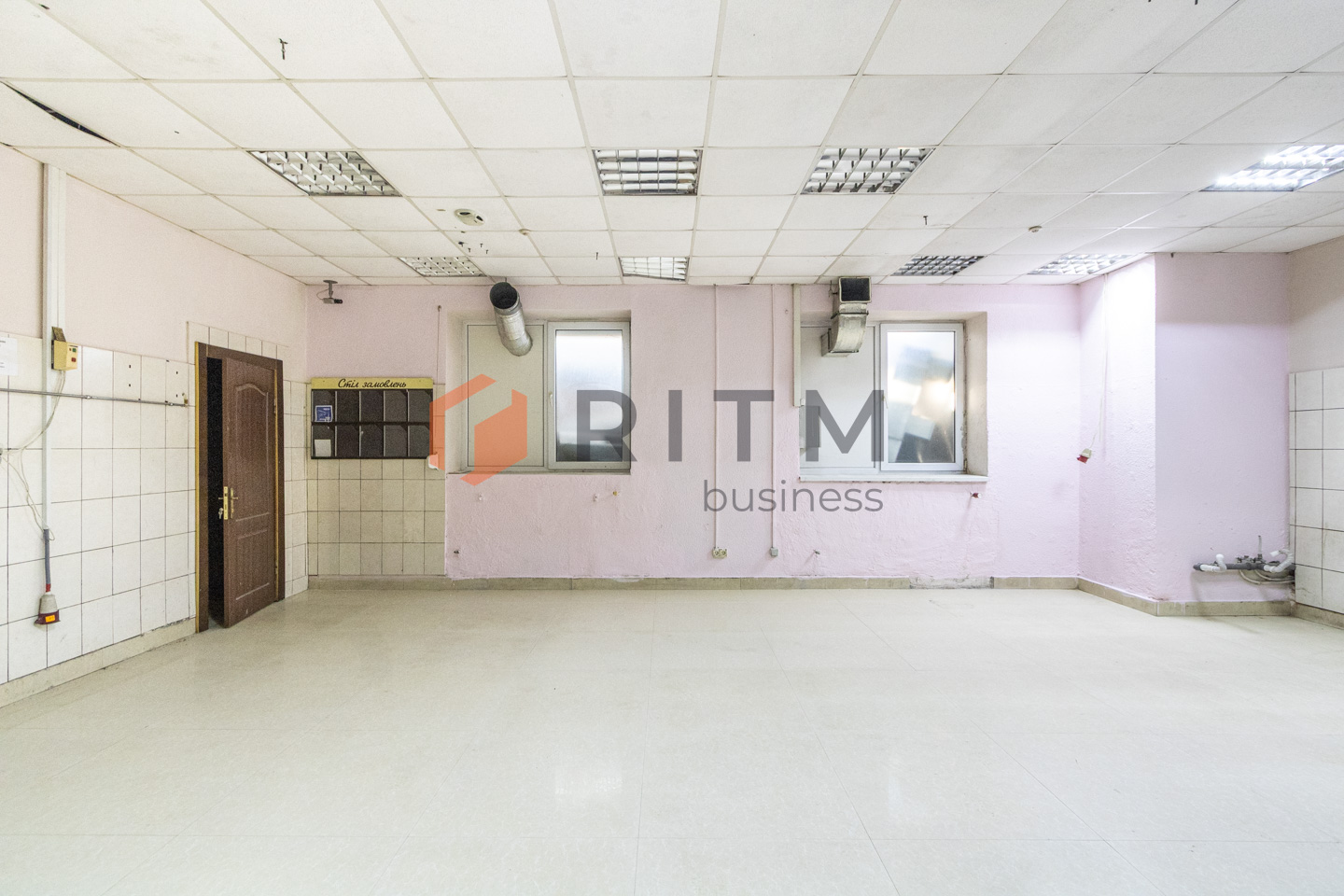 Фасад 470 м² у Пасічній: Перша лінія, Львівська траса та транспортний хаб!