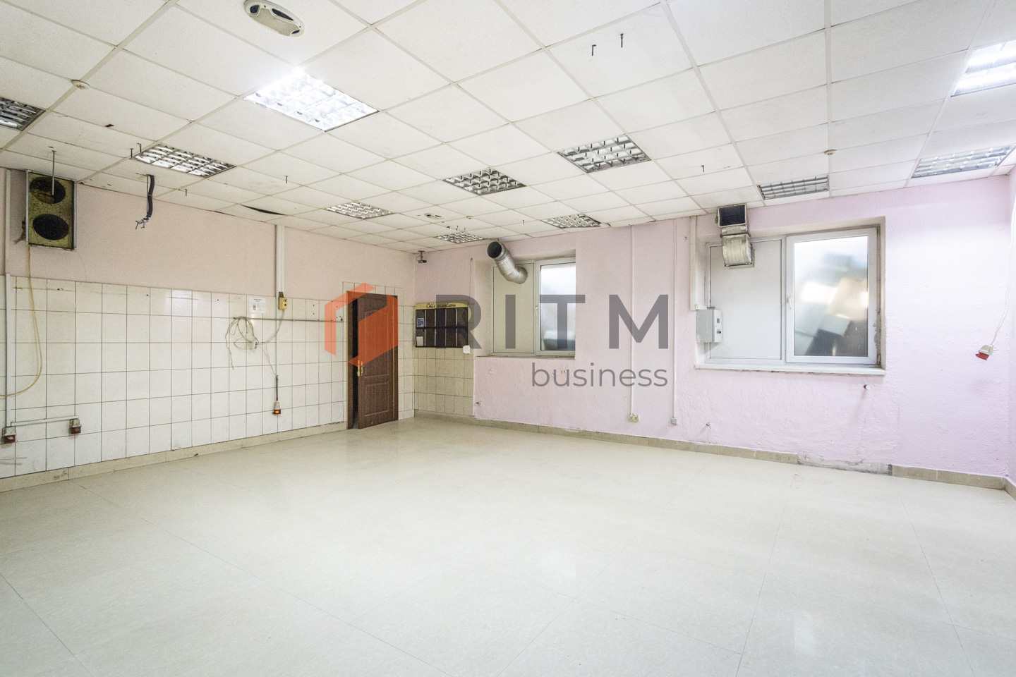 Фасад 470 м² у Пасічній: Перша лінія, Львівська траса та транспортний хаб!