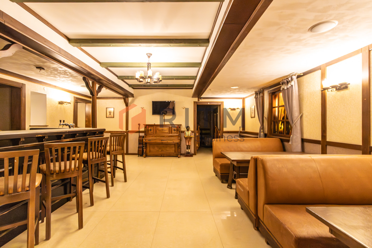 Фасад 470 м² у Пасічній: Перша лінія, Львівська траса та транспортний хаб!