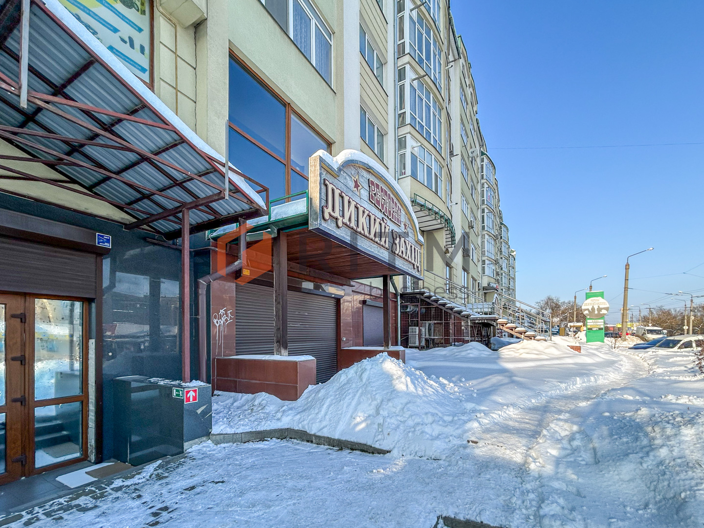 Фасад 470 м² у Пасічній: Перша лінія, Львівська траса та транспортний хаб!