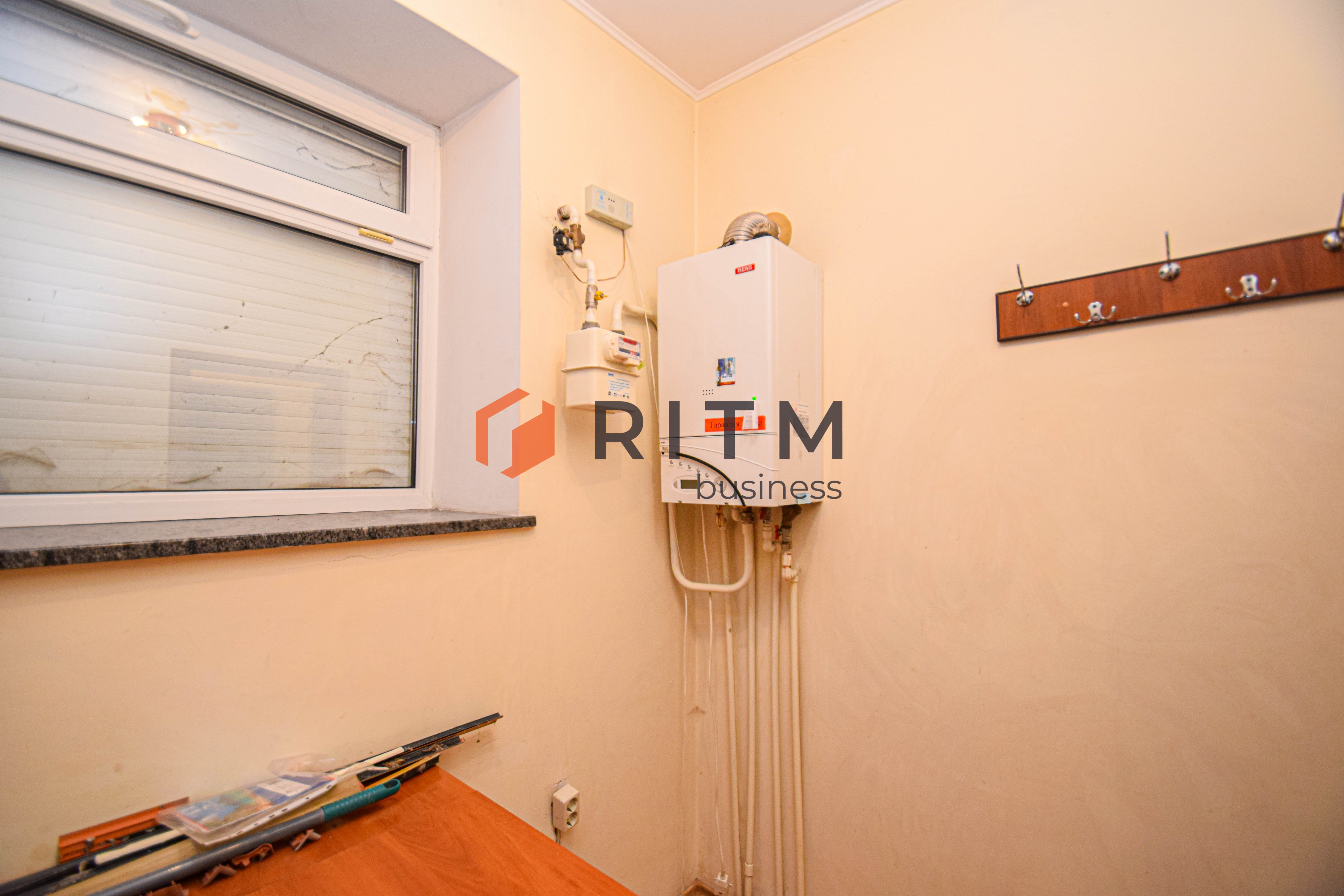 Пропонується до продажу просторе приміщення вільного призначення