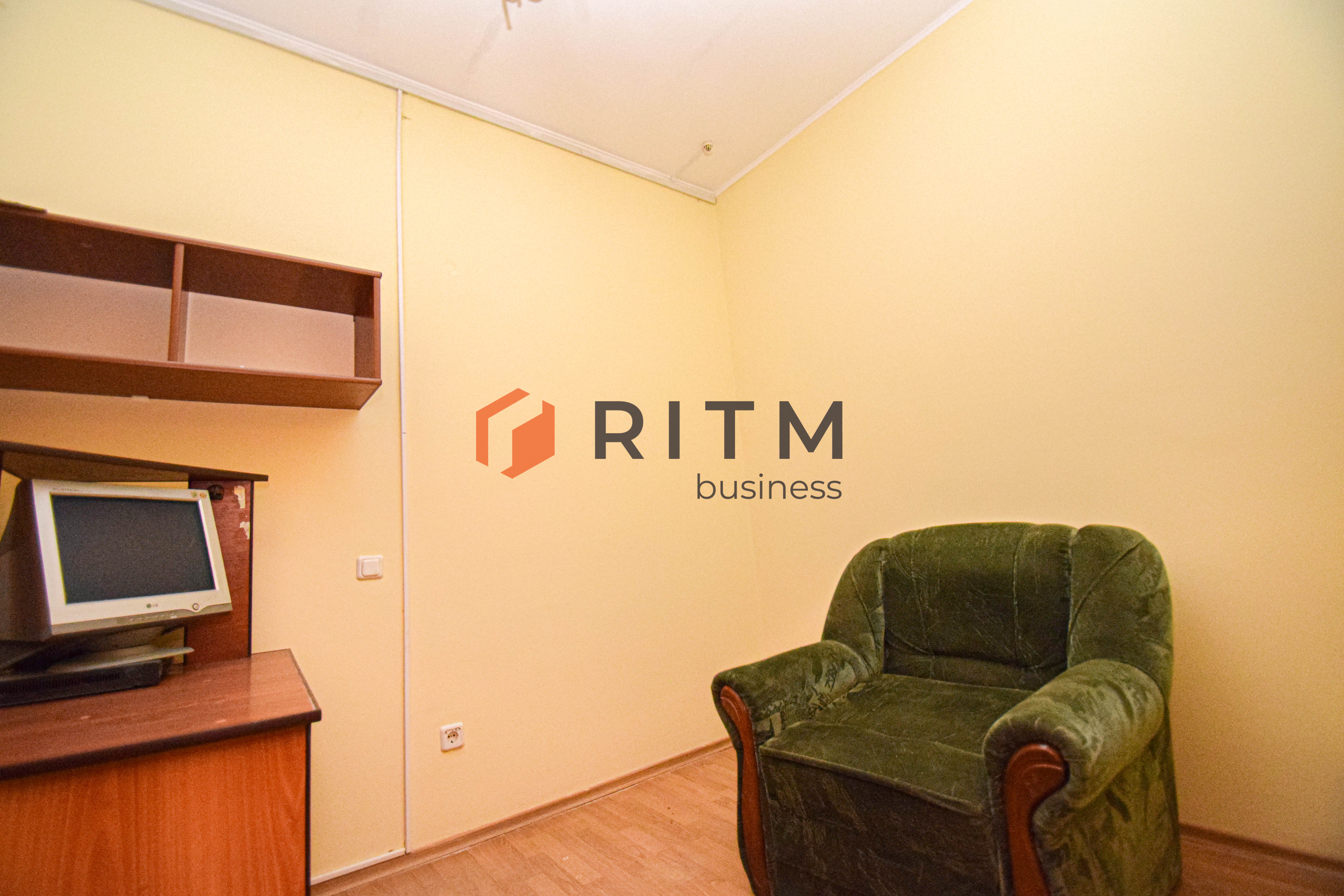 Пропонується до продажу просторе приміщення вільного призначення