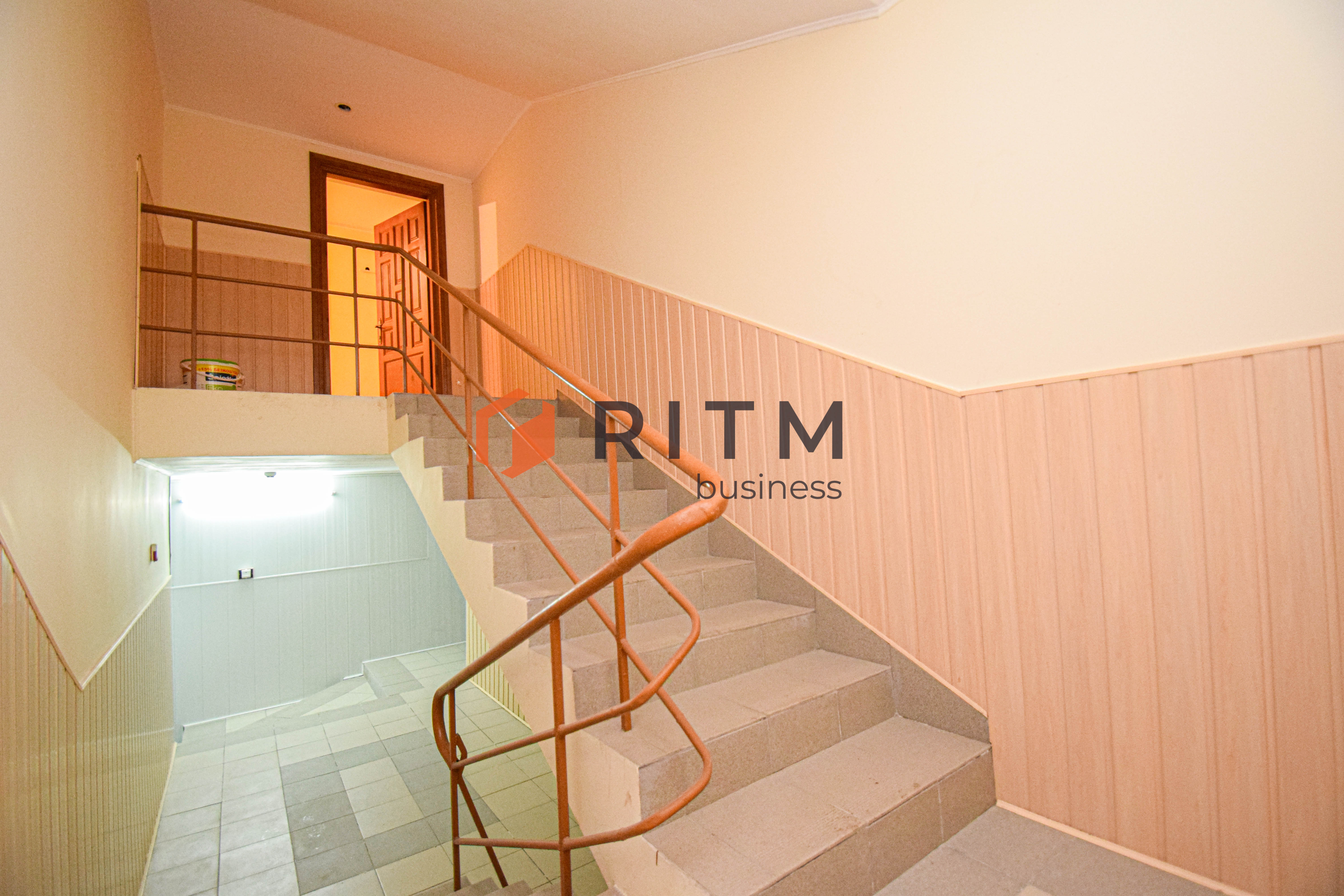 Пропонується до продажу просторе приміщення вільного призначення