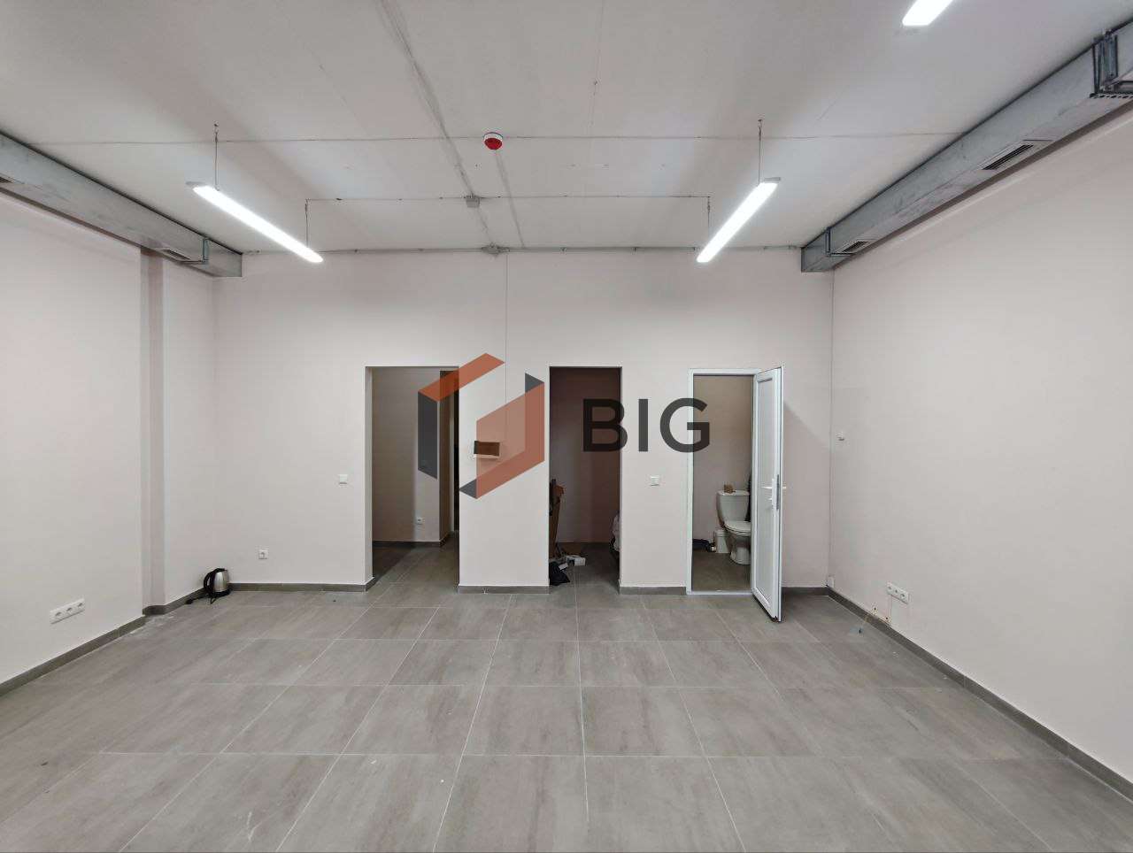 Здається в оренду комерційне приміщення 34 кв.м.,вул. Привокзальна , ЖК Дрім Таун.