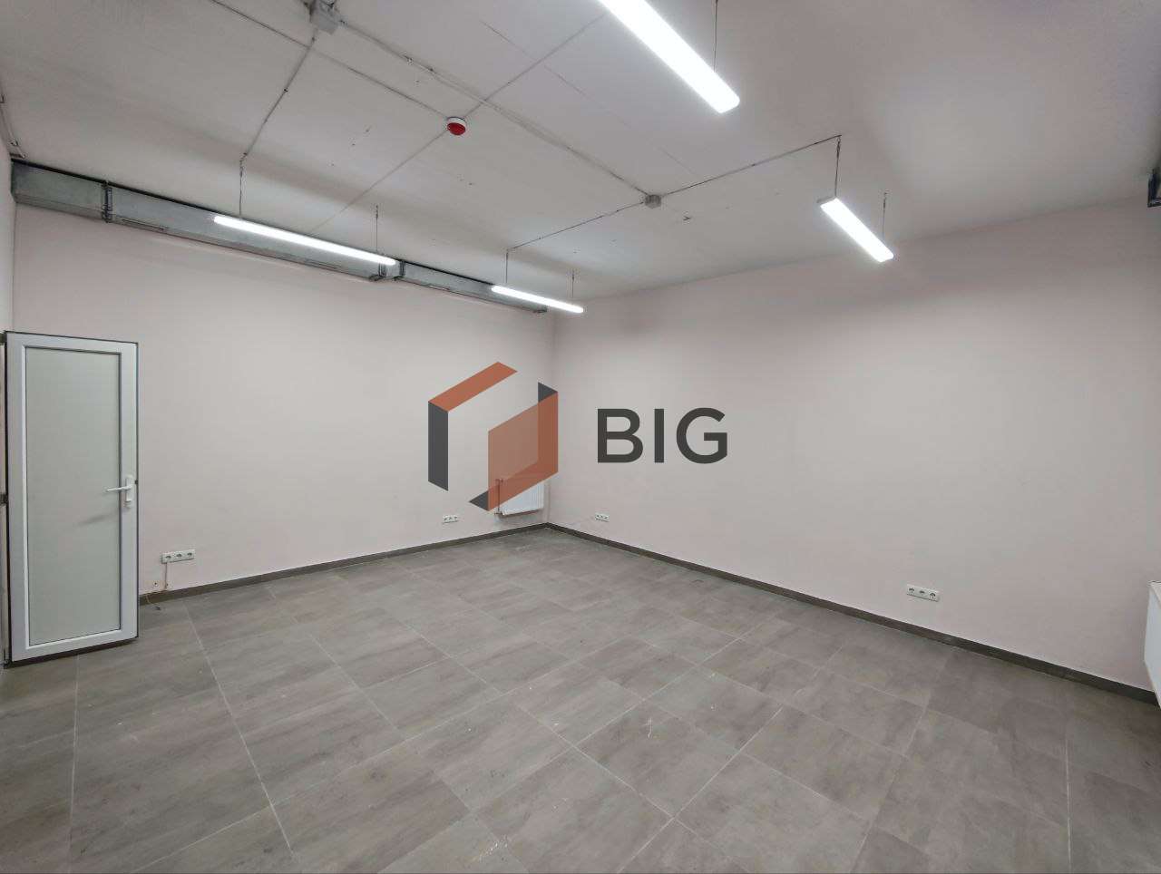 Здається в оренду комерційне приміщення 34 кв.м.,вул. Привокзальна , ЖК Дрім Таун.