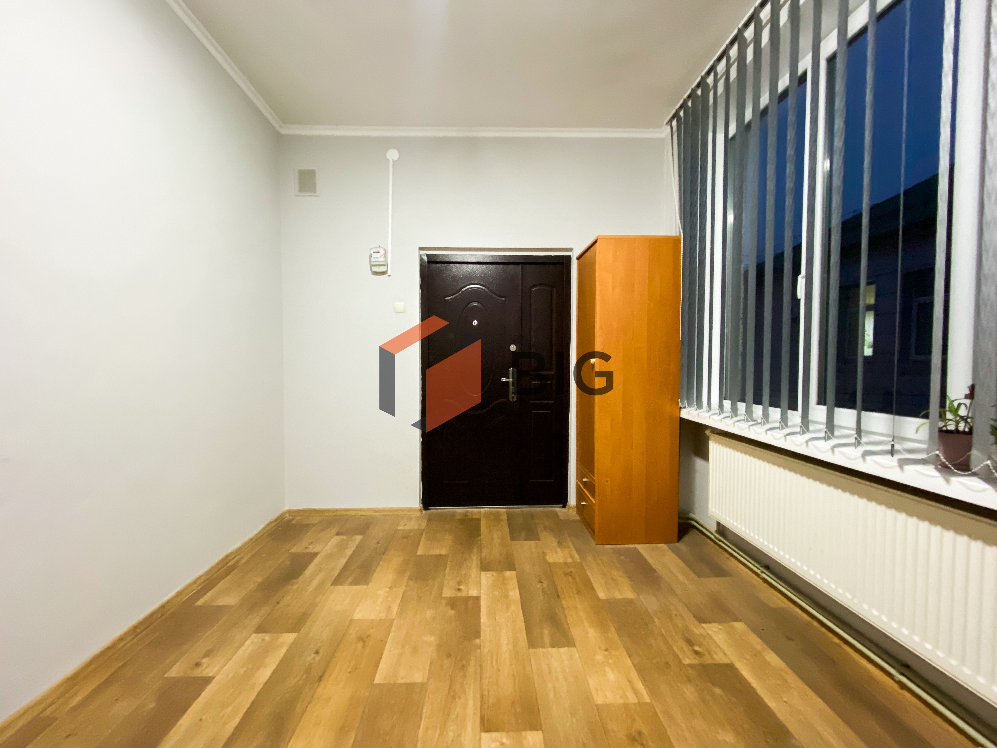 Здається в оренду приміщення 11 кв.м на вул. Червоного Хреста, район Пакко.