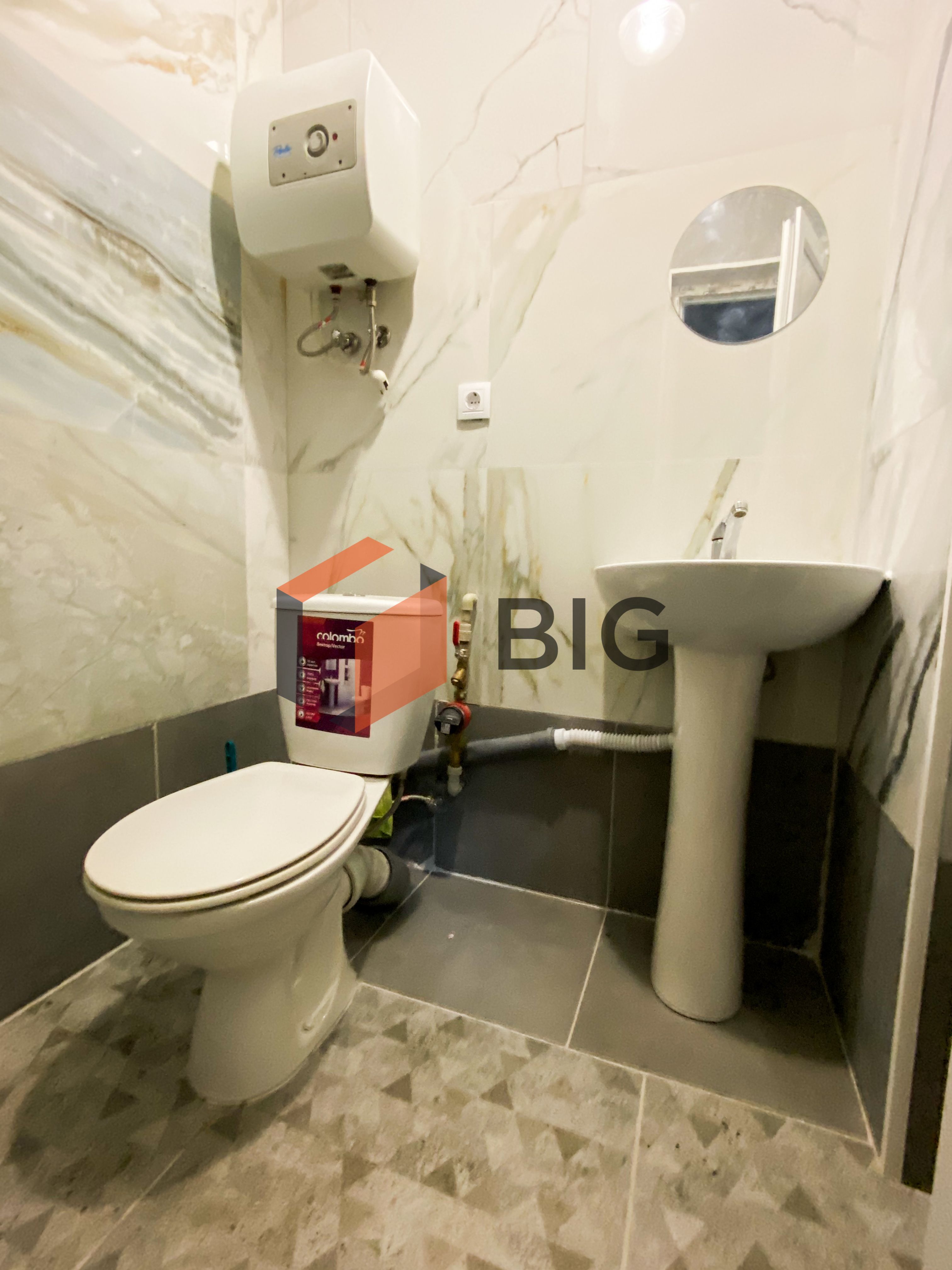 Здається в оренду приміщення 11 кв.м на вул. Червоного Хреста, район Пакко.