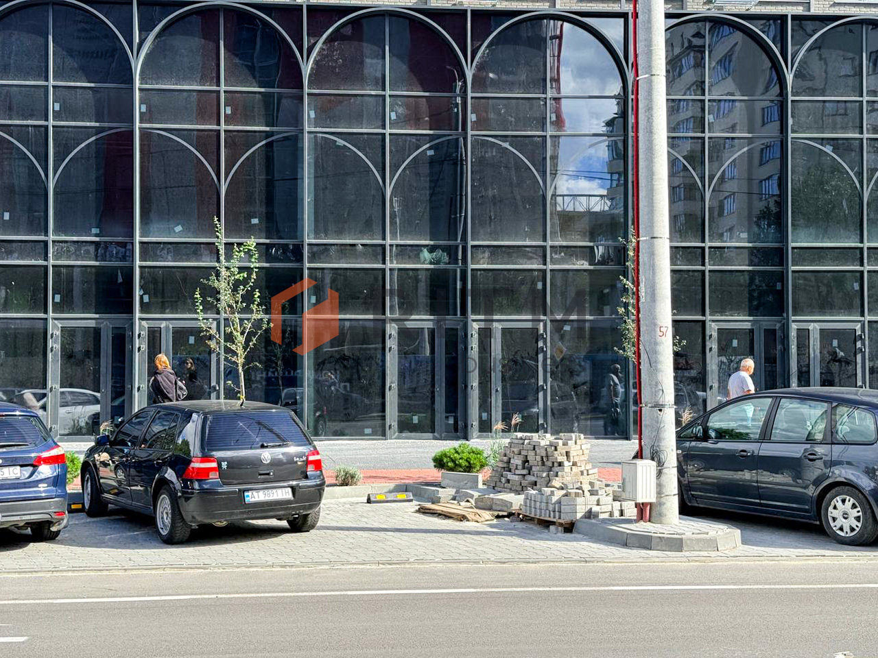 Оренда фасадного приміщення 145 м² у центрі — ЖК «Ярко Центр», Південний Бульвар