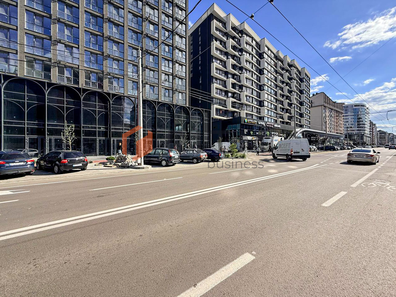 Оренда фасадного приміщення 145 м² у центрі — ЖК «Ярко Центр», Південний Бульвар