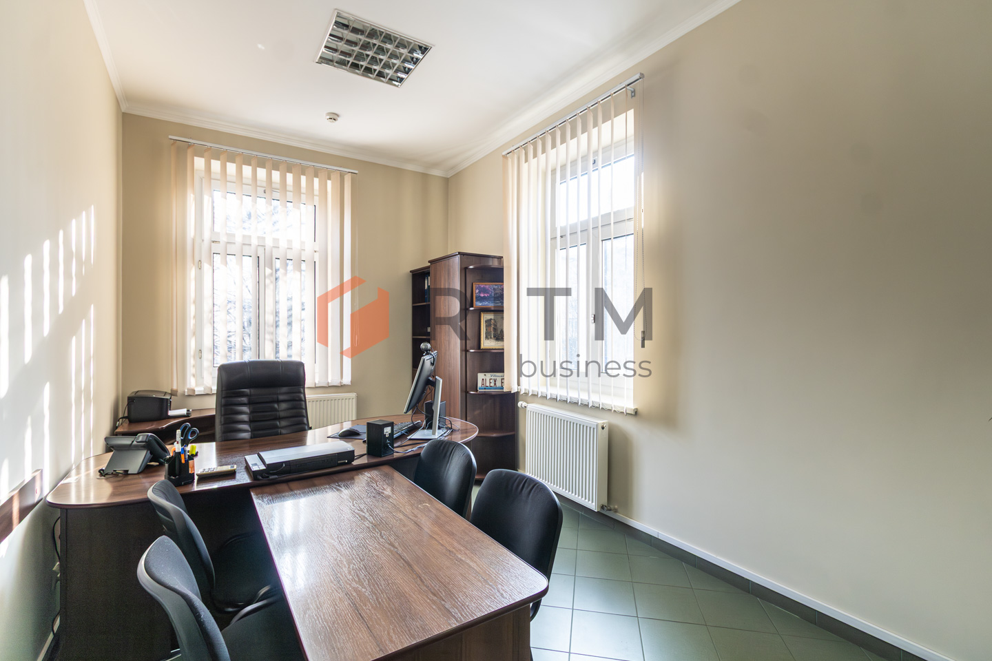 Офіс-фортеця в центрі: 105 м², меблі, техніка та 15 годин повної автономності!