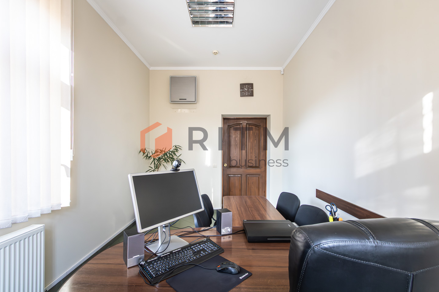 Офіс-фортеця в центрі: 105 м², меблі, техніка та 15 годин повної автономності!