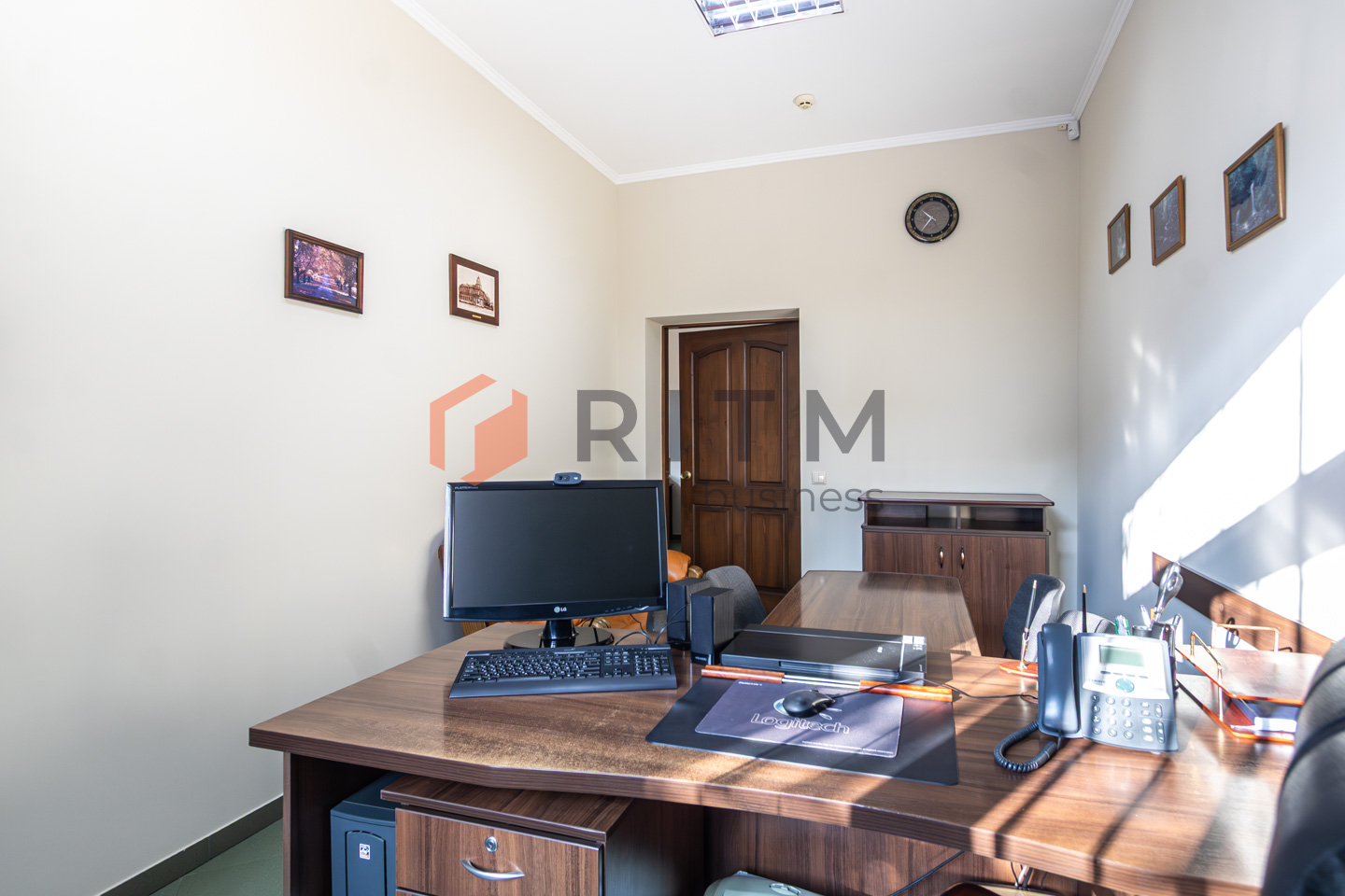 Офіс-фортеця в центрі: 105 м², меблі, техніка та 15 годин повної автономності!