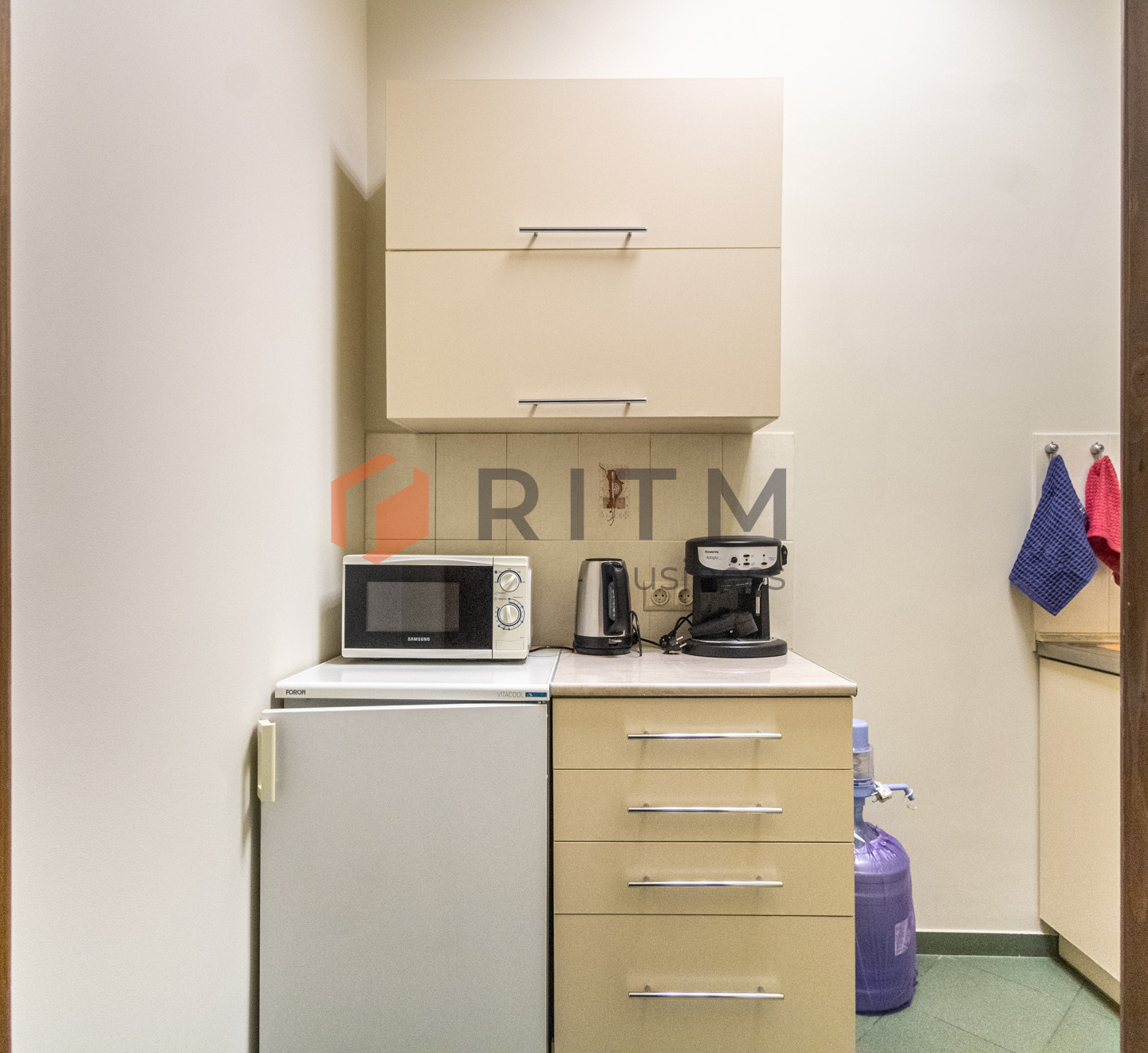 Офіс-фортеця в центрі: 105 м², меблі, техніка та 15 годин повної автономності!