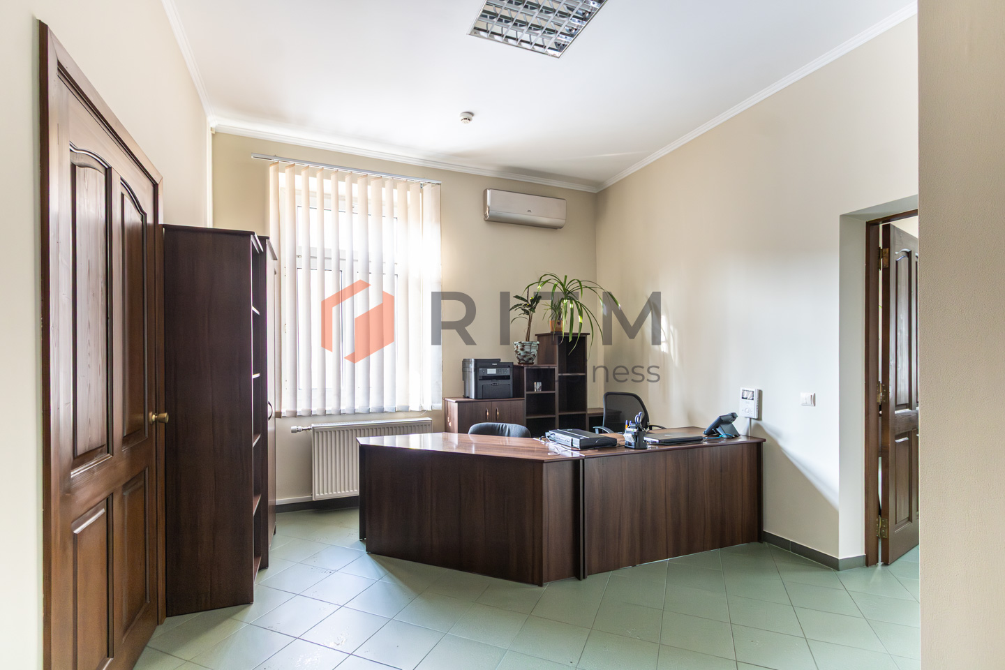 Офіс-фортеця в центрі: 105 м², меблі, техніка та 15 годин повної автономності!