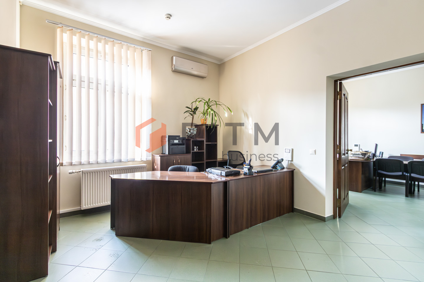 Офіс-фортеця в центрі: 105 м², меблі, техніка та 15 годин повної автономності!