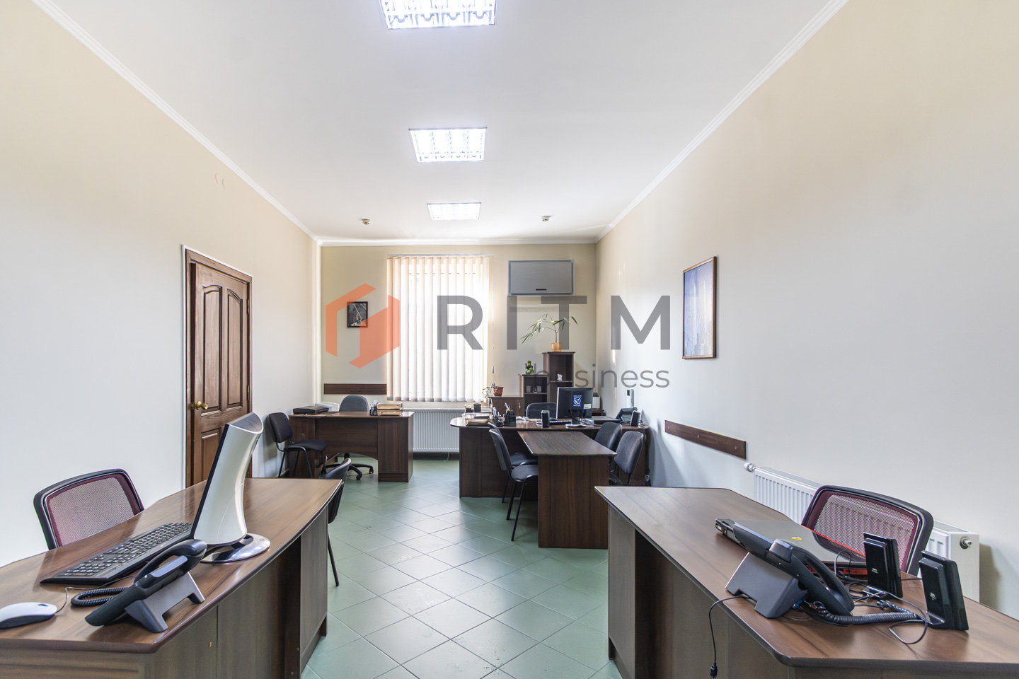 Офіс-фортеця в центрі: 105 м², меблі, техніка та 15 годин повної автономності!