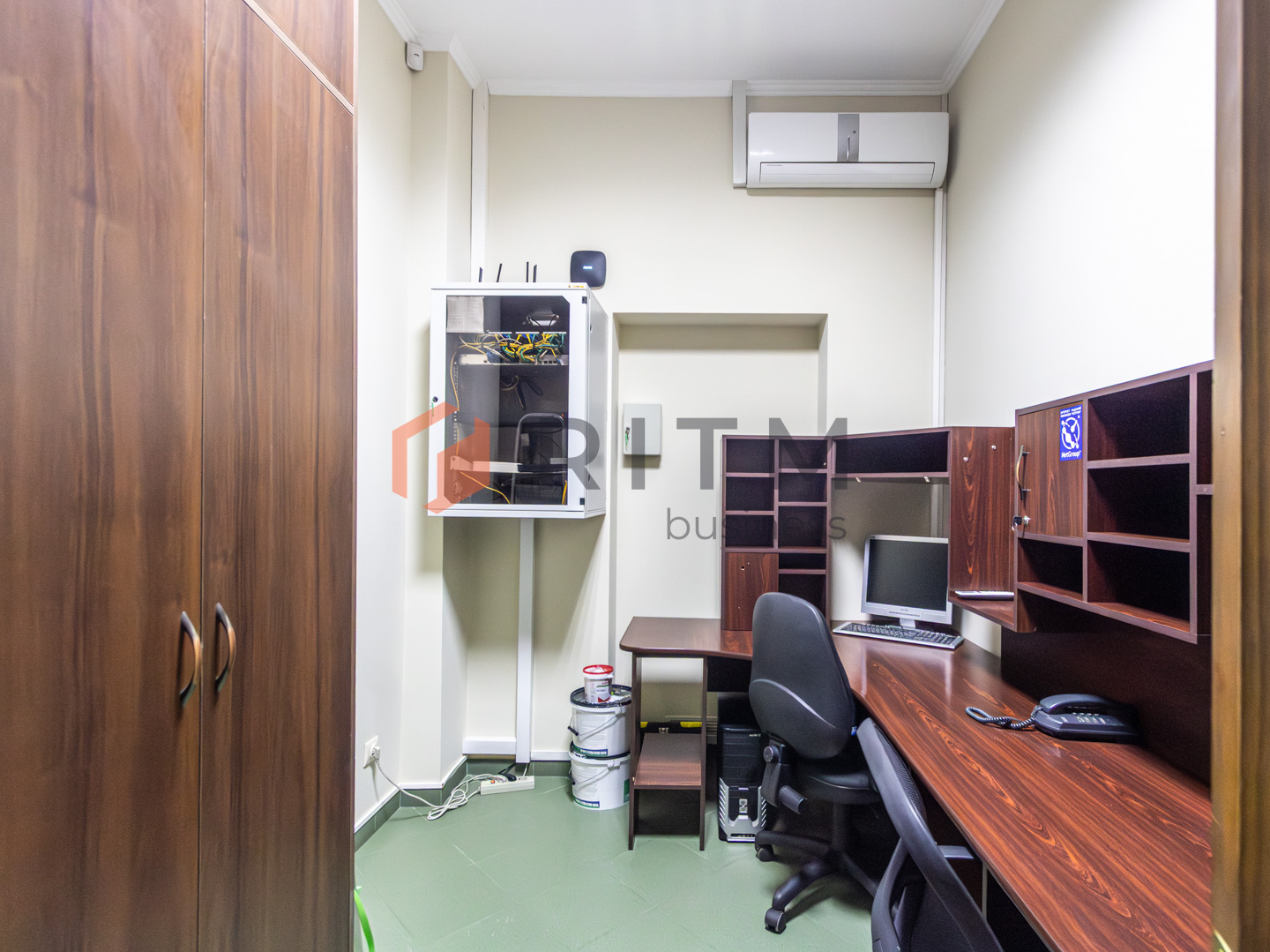 Офіс-фортеця в центрі: 105 м², меблі, техніка та 15 годин повної автономності!