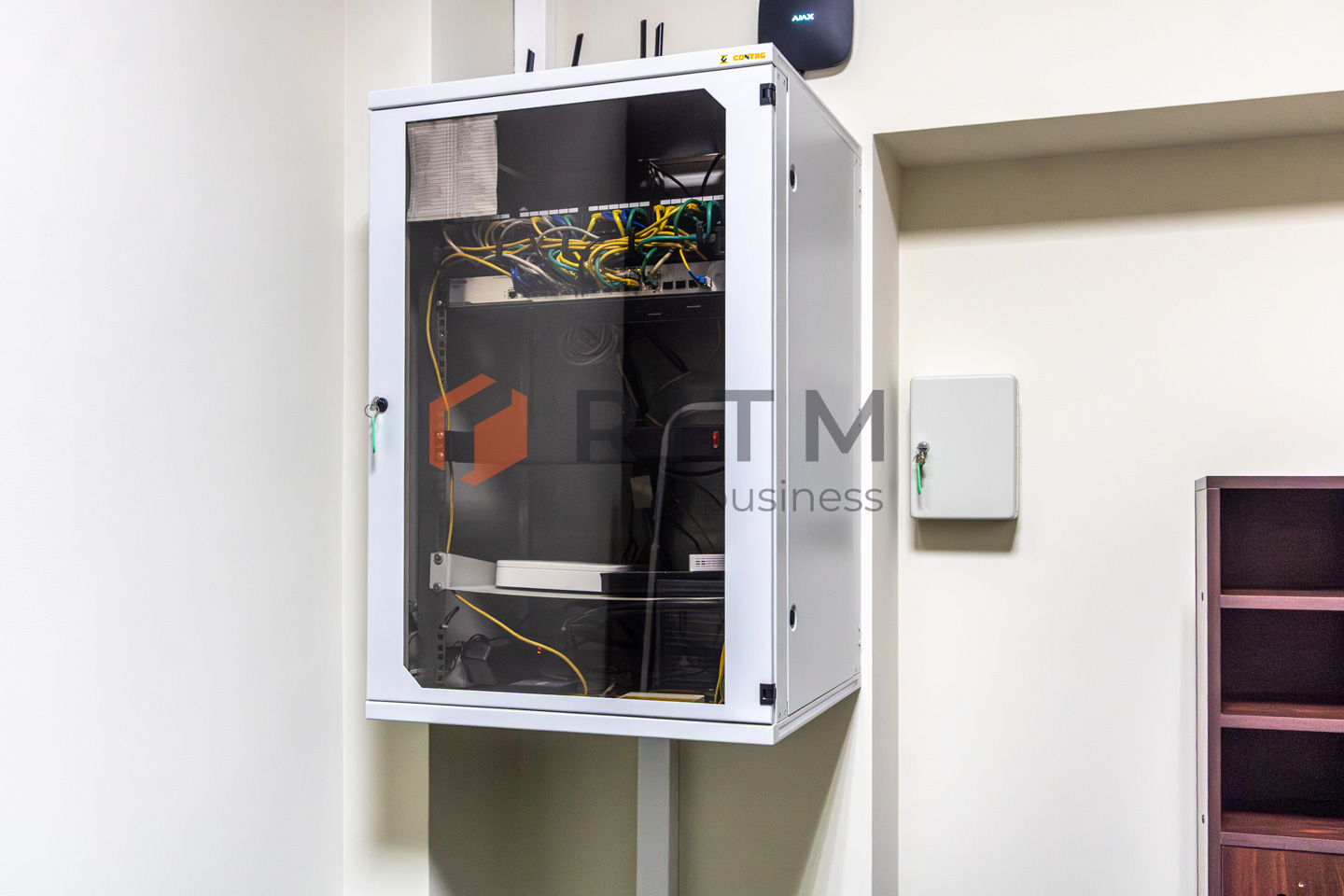 Офіс-фортеця в центрі: 105 м², меблі, техніка та 15 годин повної автономності!