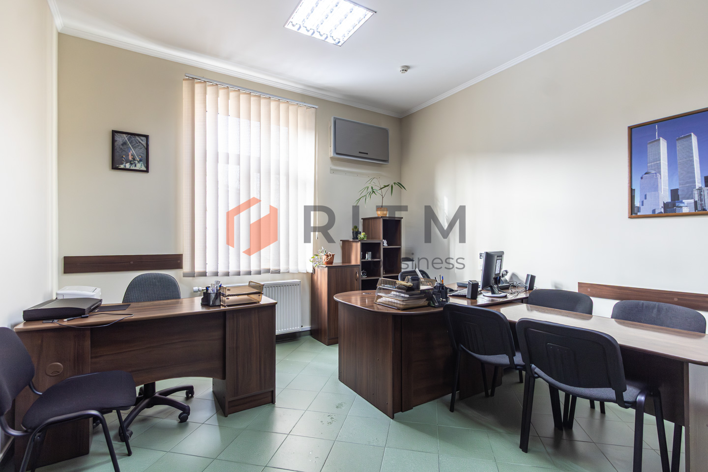 Офіс-фортеця в центрі: 105 м², меблі, техніка та 15 годин повної автономності!