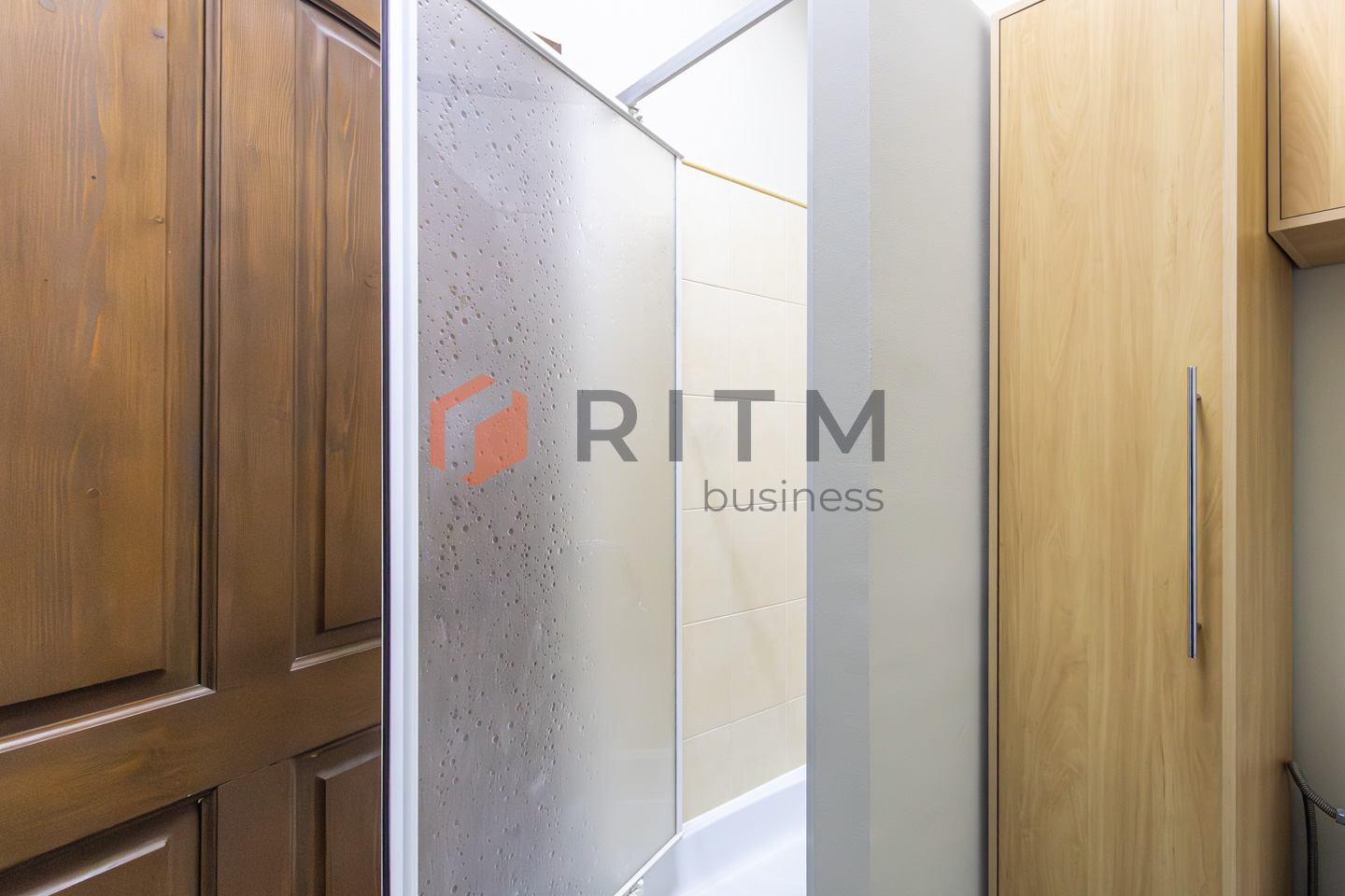 Офіс-фортеця в центрі: 105 м², меблі, техніка та 15 годин повної автономності!