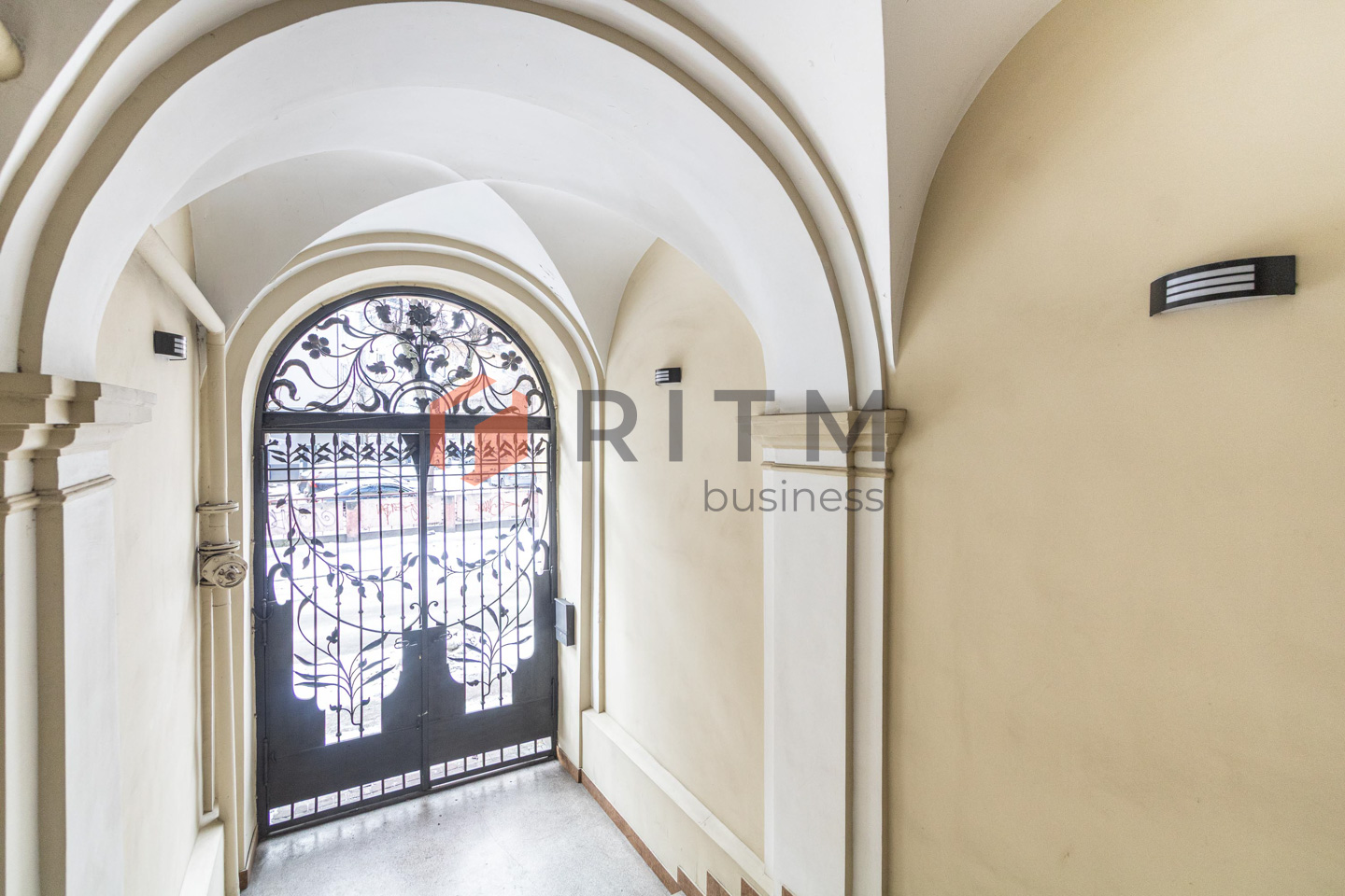 Офіс-фортеця в центрі: 105 м², меблі, техніка та 15 годин повної автономності!