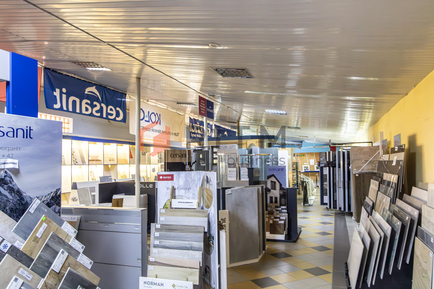 Продаж потужного комерційного комплексу (Будмаркет «ІДЕАЛ») — вул. Гетьмана Сагайдачного