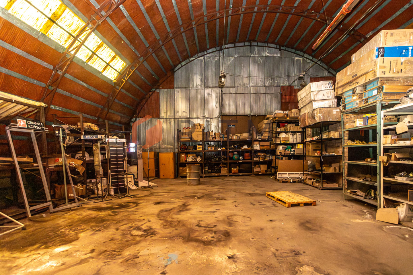 Продаж потужного комерційного комплексу (Будмаркет «ІДЕАЛ») — вул. Гетьмана Сагайдачного