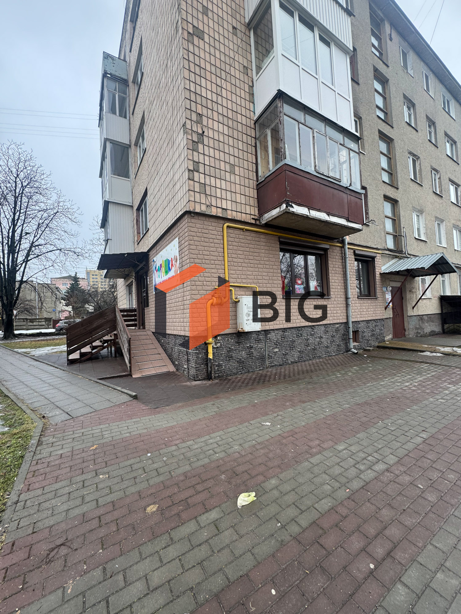 Здається в оренду комерційне приміщення по вул. Декабристів, 31.