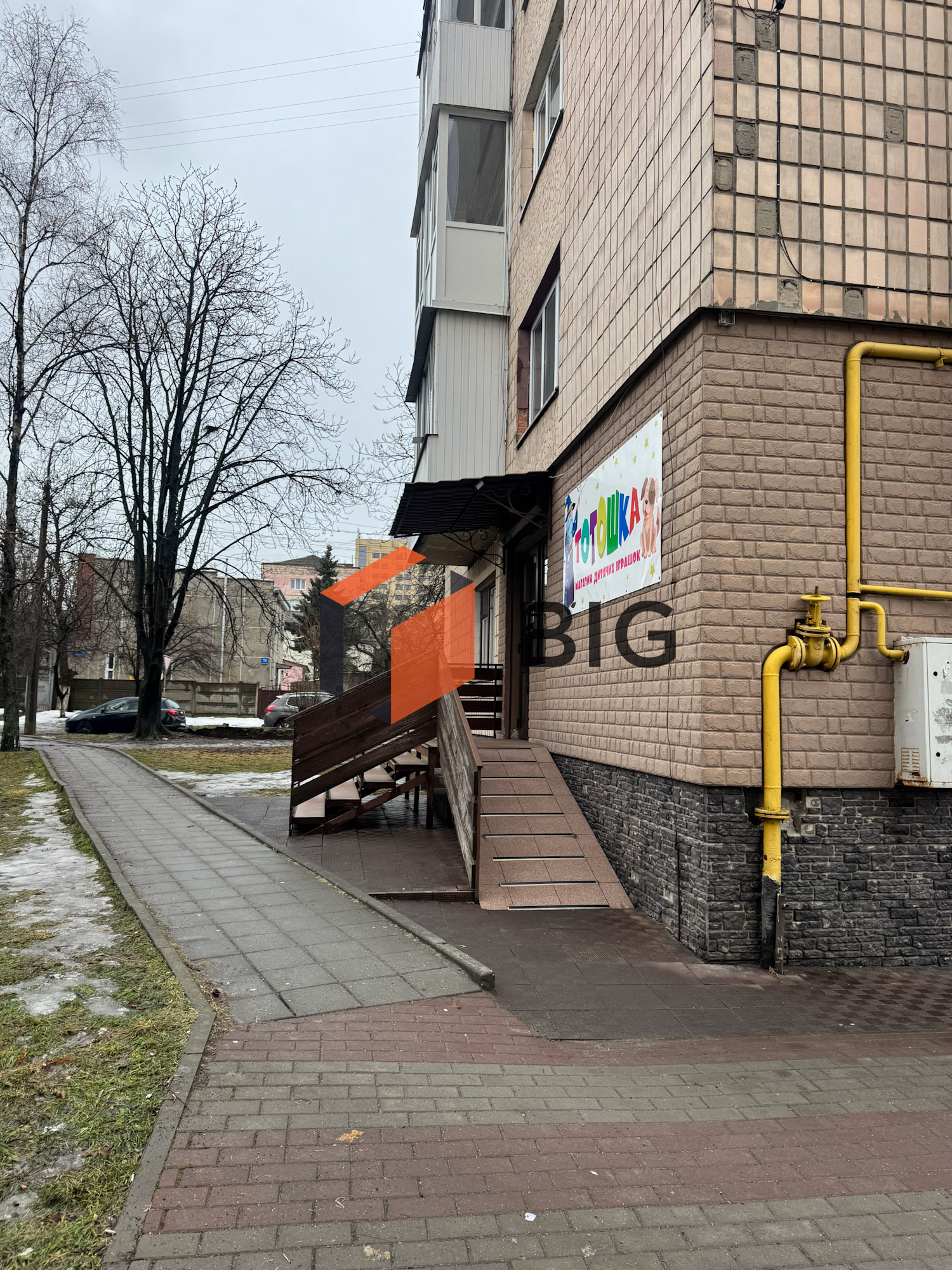 Здається в оренду комерційне приміщення по вул. Декабристів, 31.