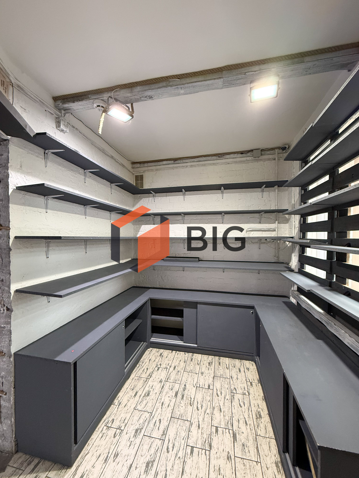 Здається в оренду комерційне приміщення по вул. Декабристів, 31.