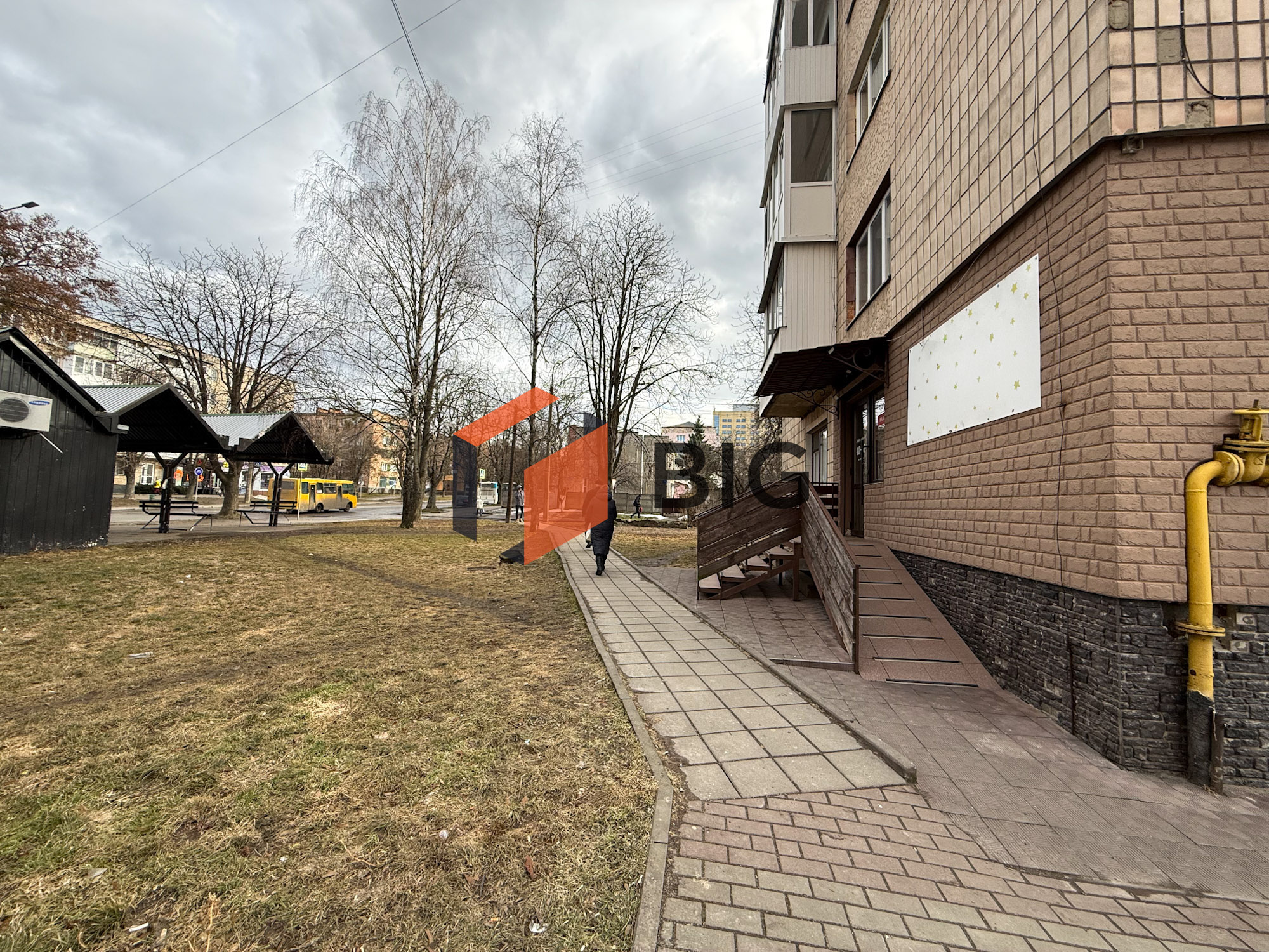 Здається в оренду комерційне приміщення по вул. Декабристів, 31.