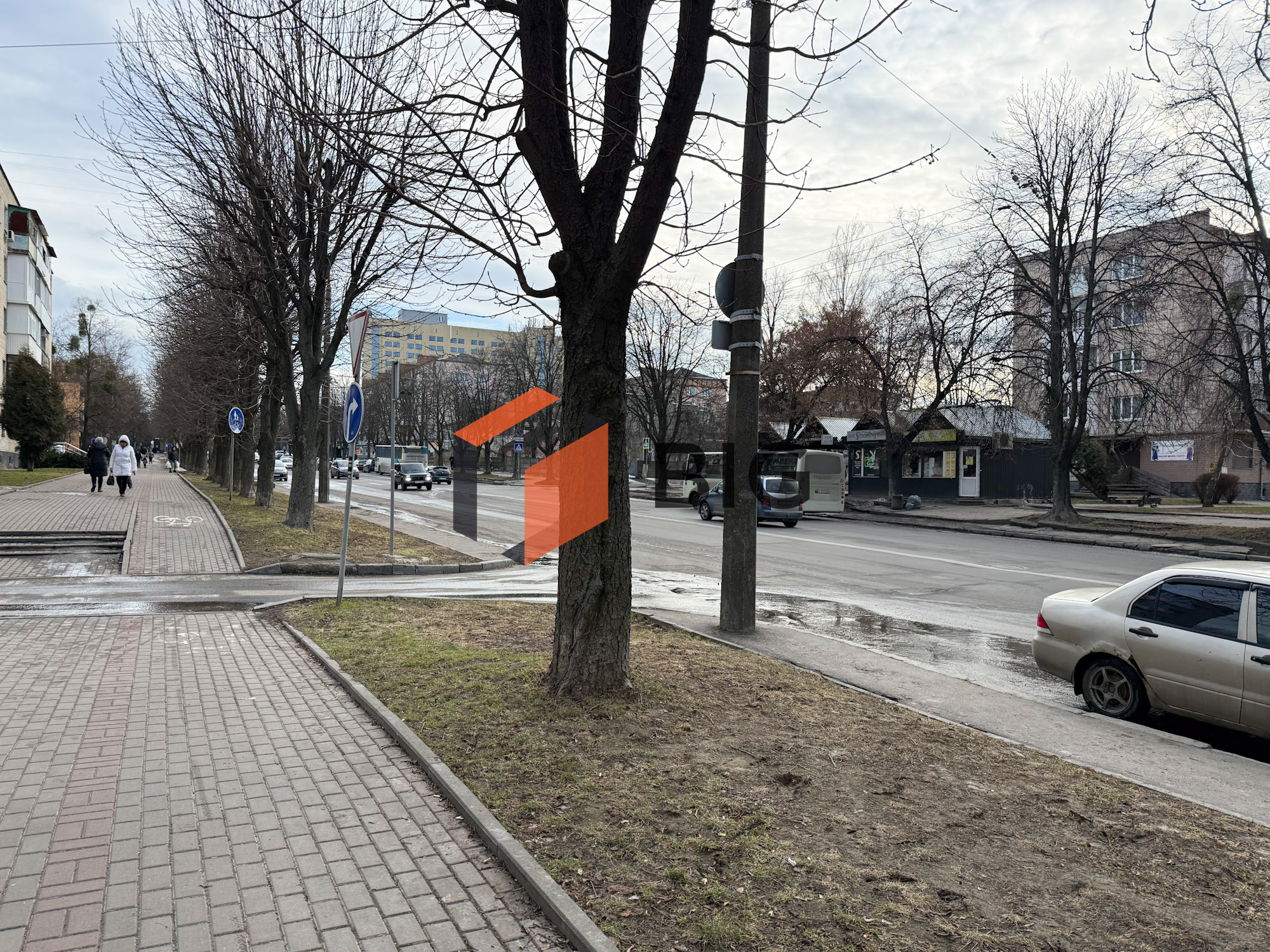 Здається в оренду комерційне приміщення по вул. Декабристів, 31.