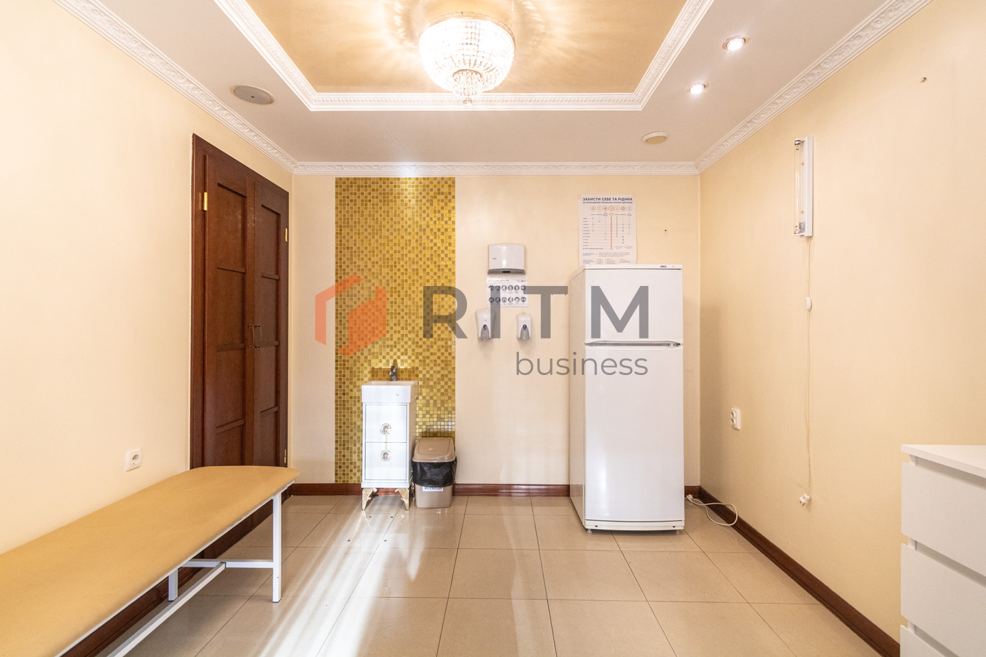 Приміщення 73 м2 з фасадним входом за вул. Васильянок