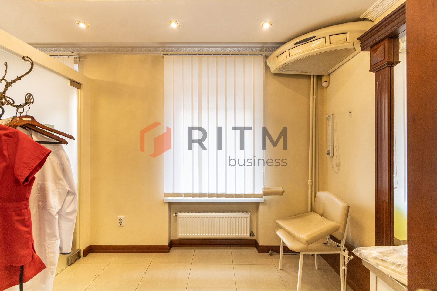 Приміщення 73 м2 з фасадним входом за вул. Васильянок