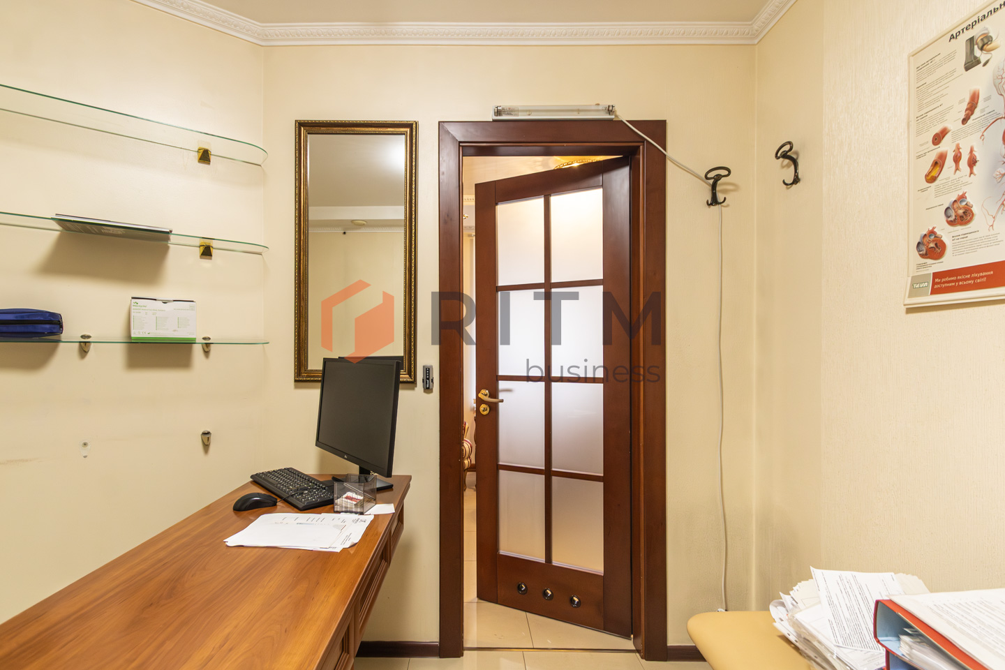 Приміщення 73 м2 з фасадним входом за вул. Васильянок