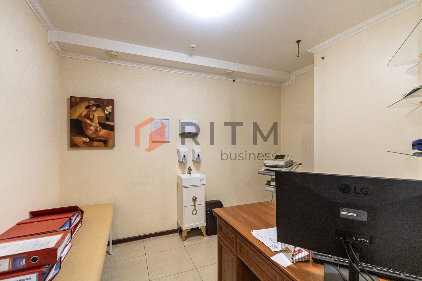 Приміщення 73 м2 з фасадним входом за вул. Васильянок