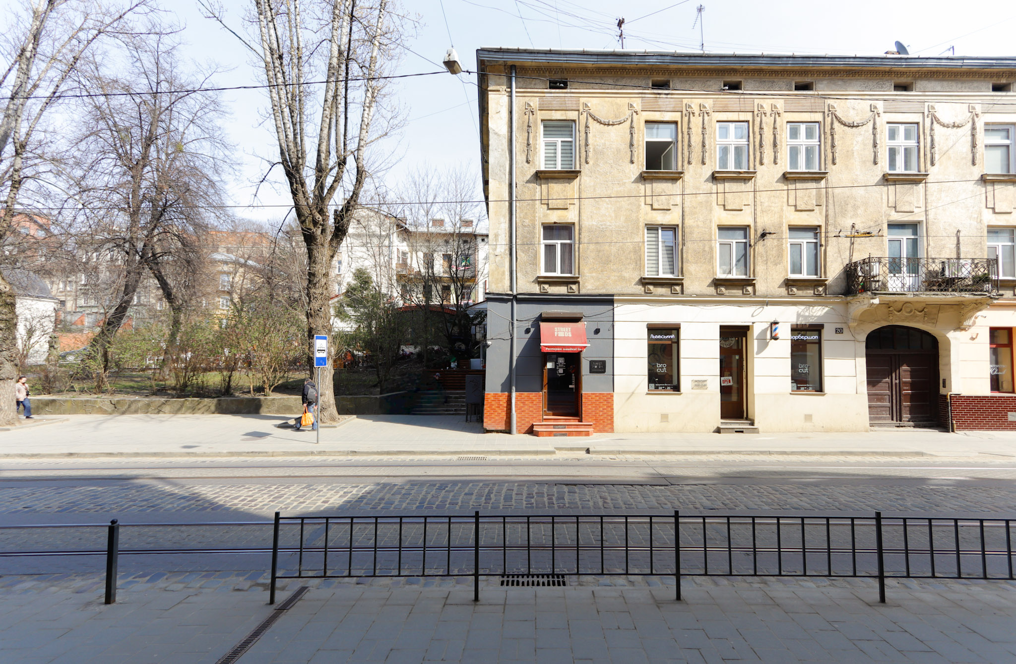 Здається в оренду комерційне приміщення у м. Львів, вул. Б. Хмельницького!