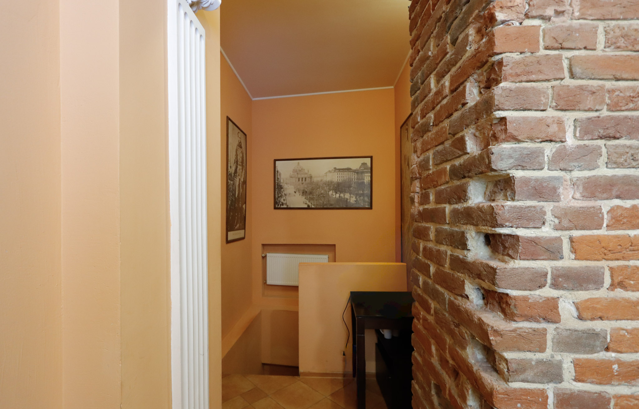 Здається в оренду комерційне приміщення у м. Львів, вул. Б. Хмельницького!