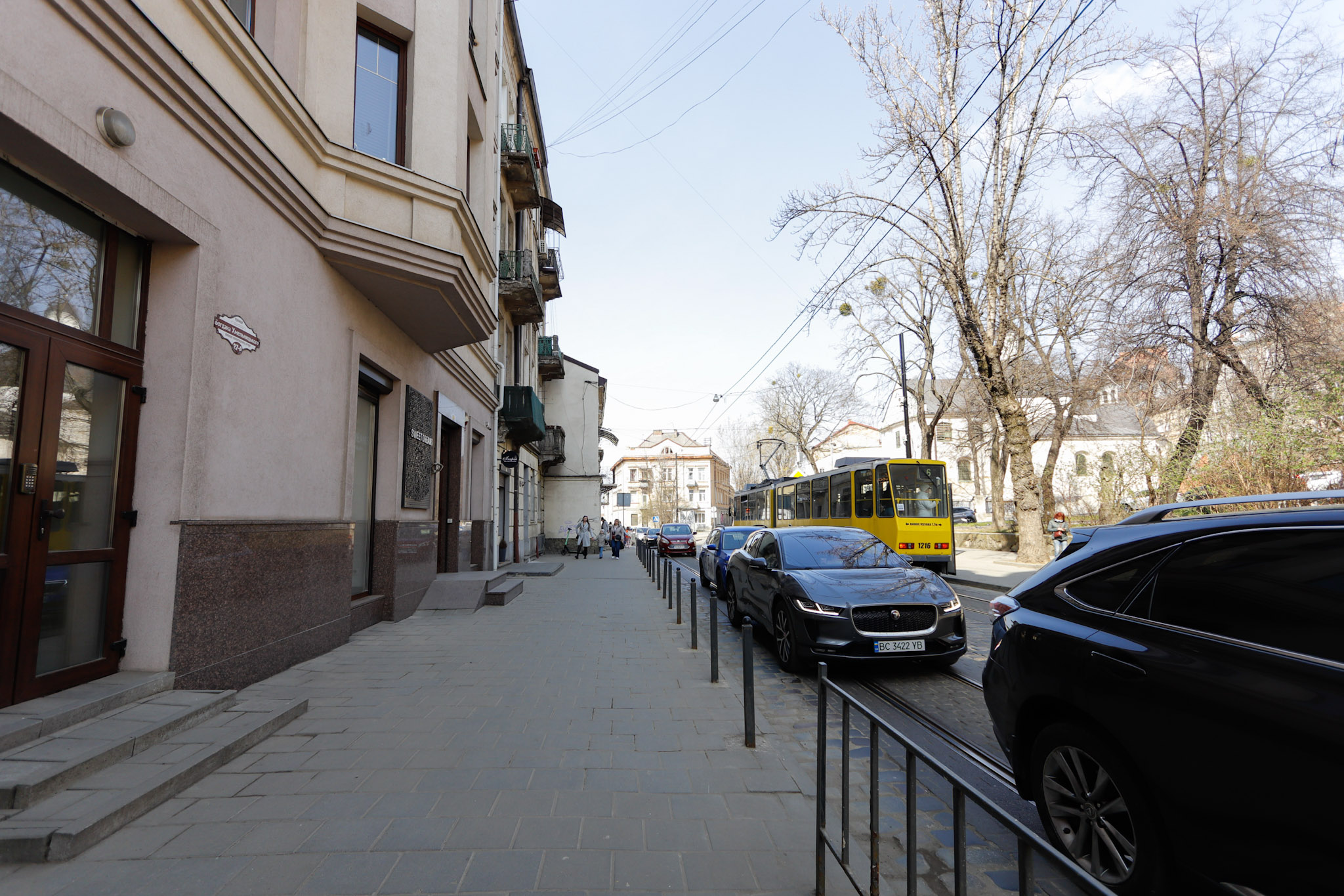 Здається в оренду комерційне приміщення у м. Львів, вул. Б. Хмельницького!