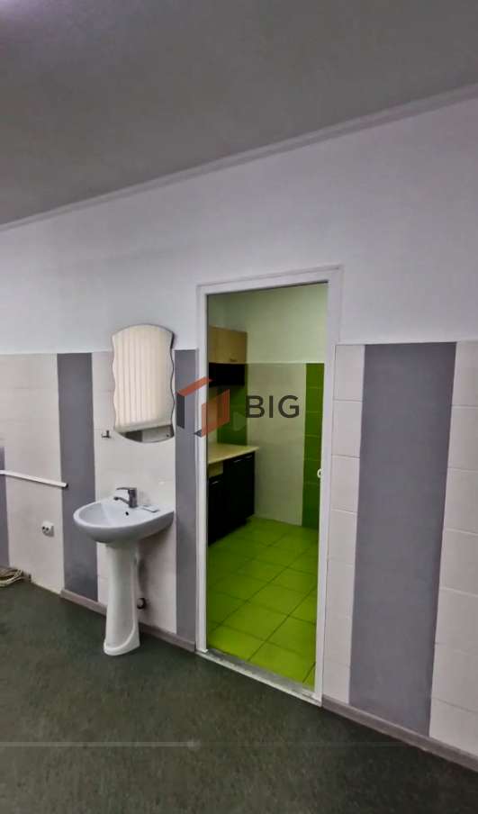 Оренда  фасадного приміщення під стоматологічний, косметологічний,  кабінет,   манікюрний салон чи перукарню.