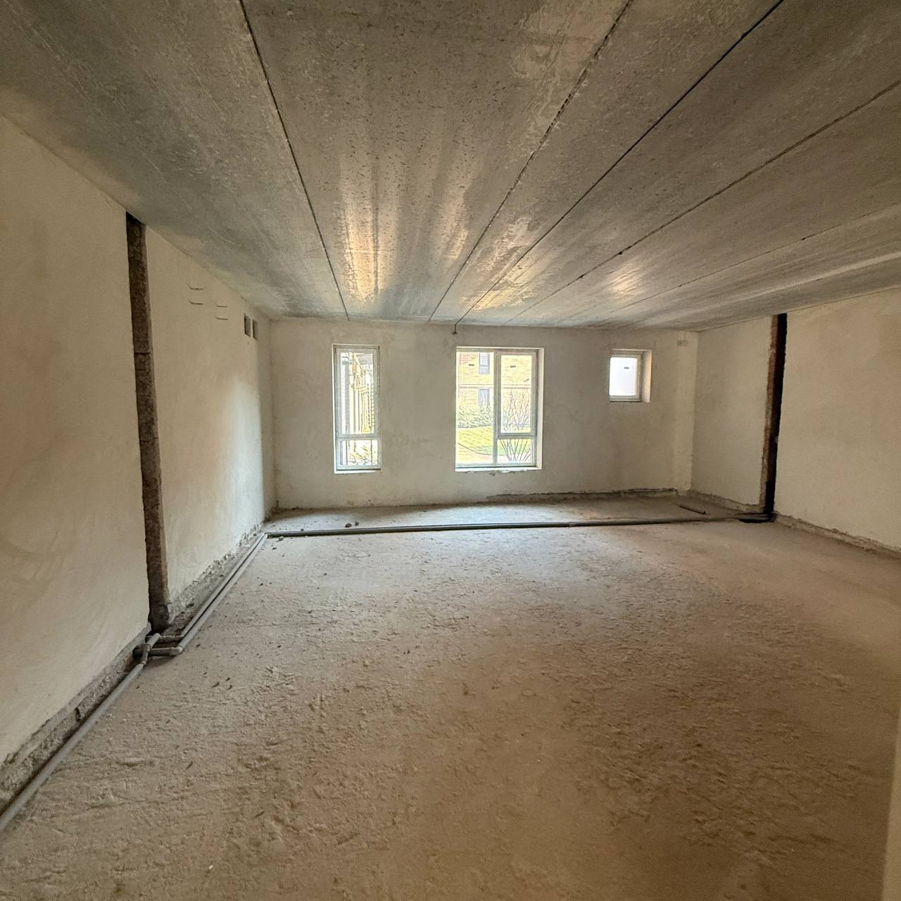 Продаж фасадного комерційного приміщення в ЖК “Містечко 12”